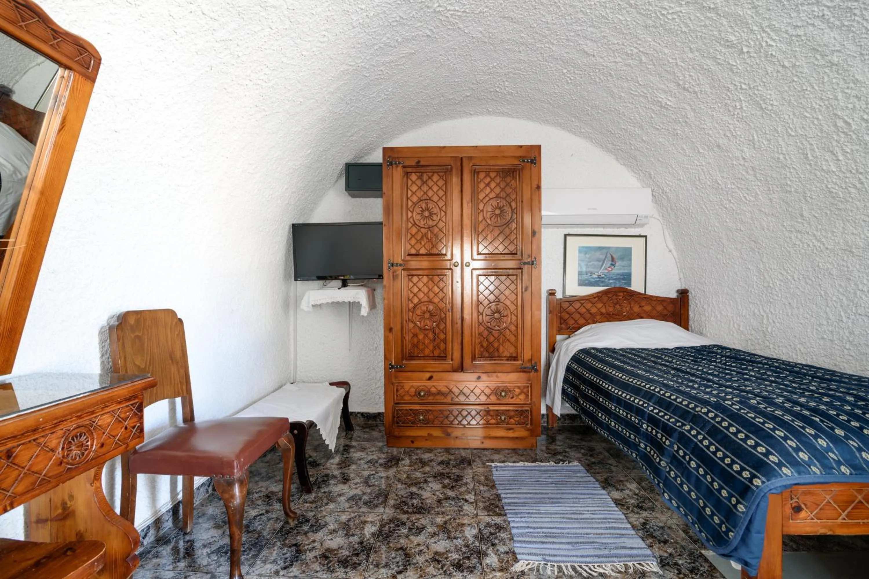 Photo of the whole room, Bed in Hotel Porto Perissa