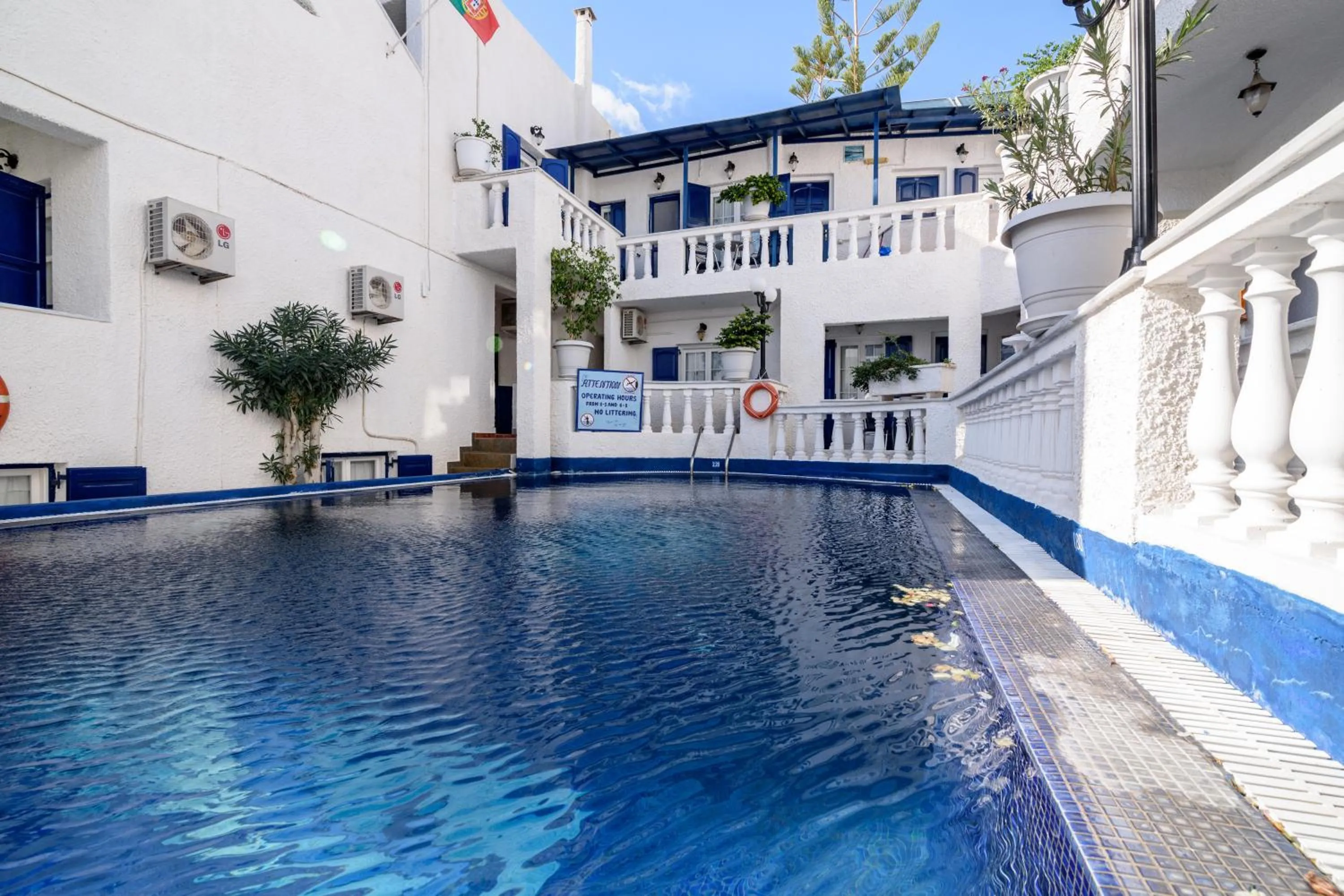 Swimming pool in Hotel Porto Perissa