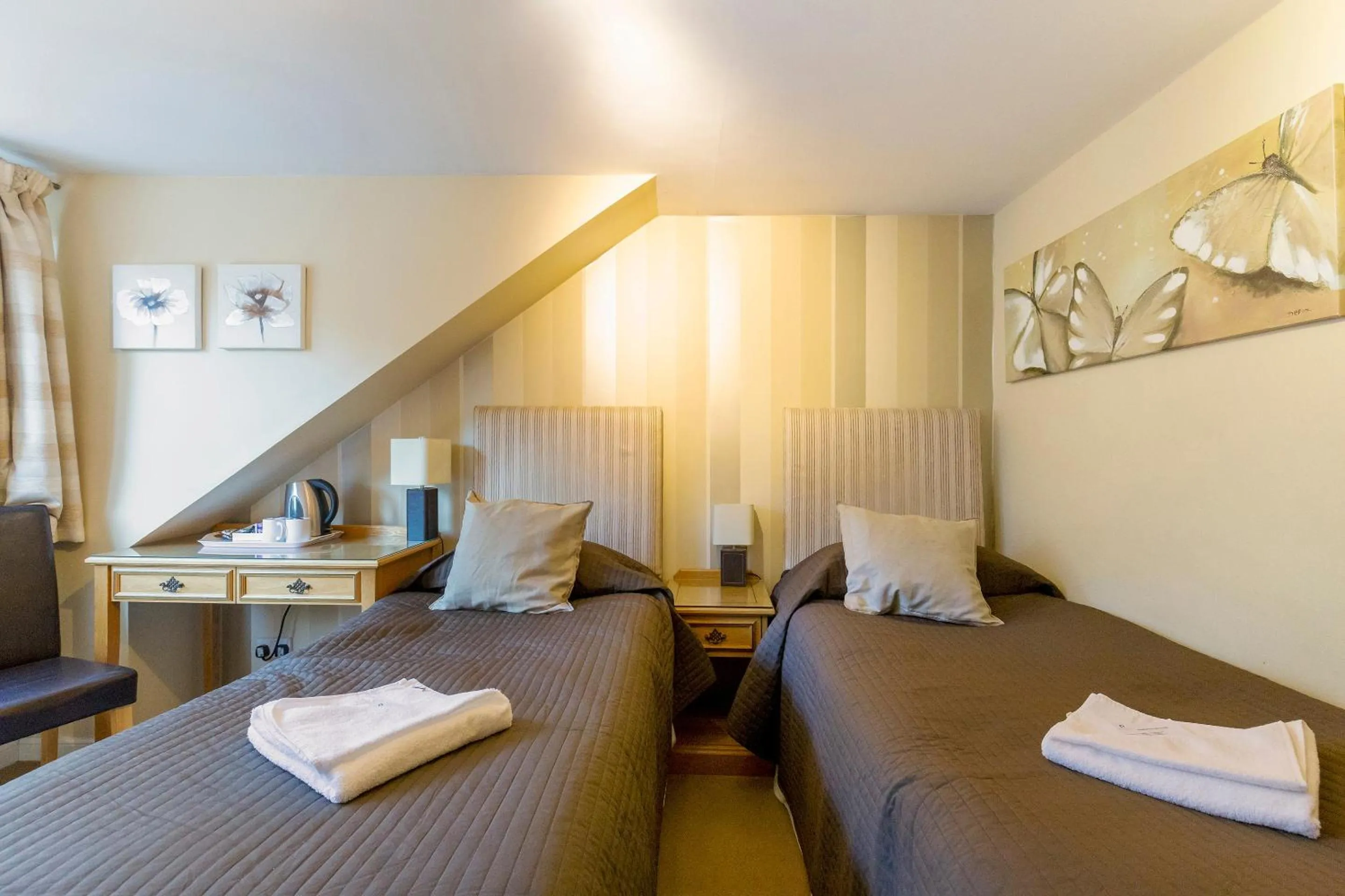 Bedroom, Bed in Arden Guest House, Craigmillar Castle Edinburgh