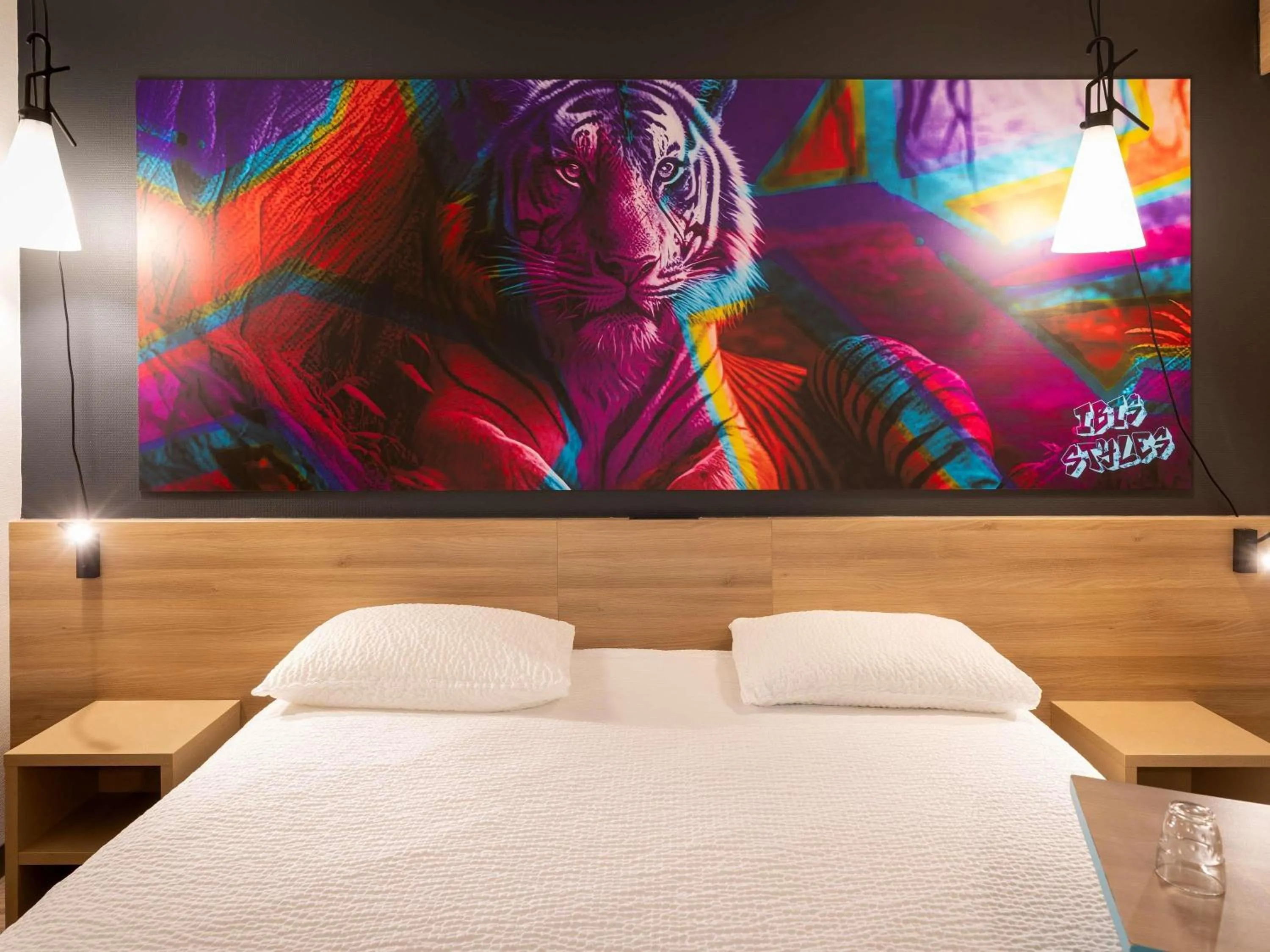 Bedroom, Bed in ibis Styles Brive Ouest