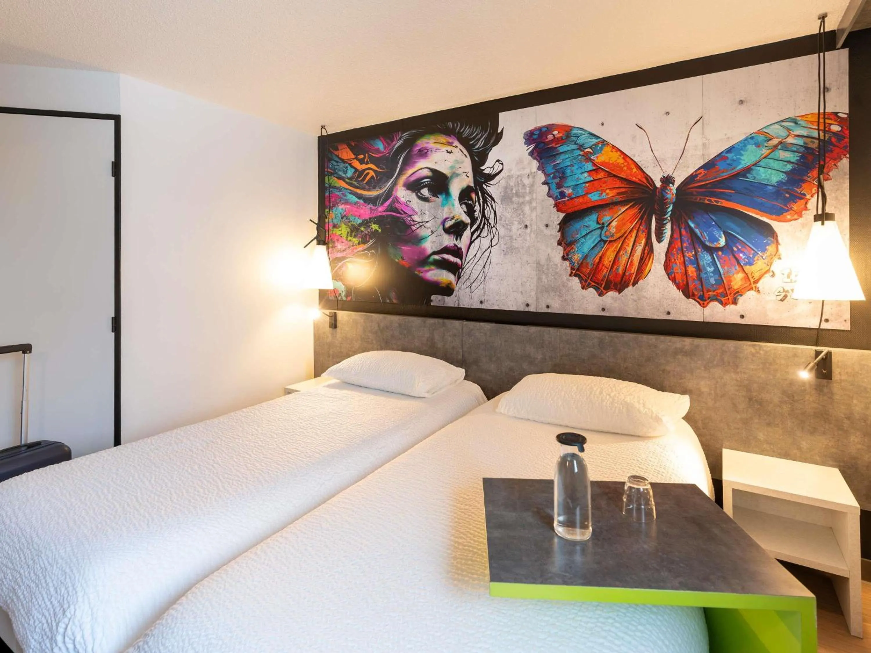 Bedroom, Bed in ibis Styles Brive Ouest