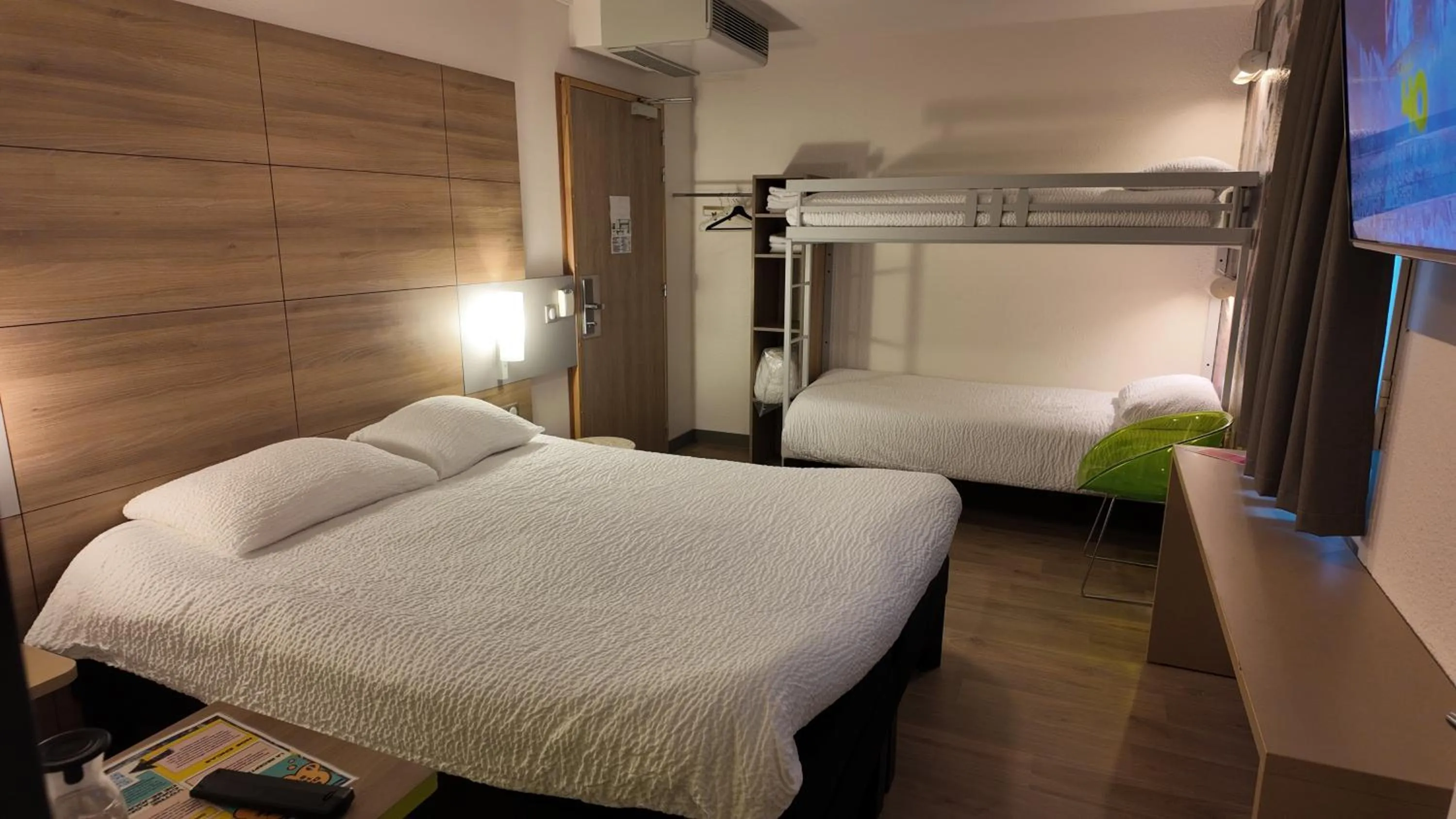Bed in ibis Styles Brive Ouest