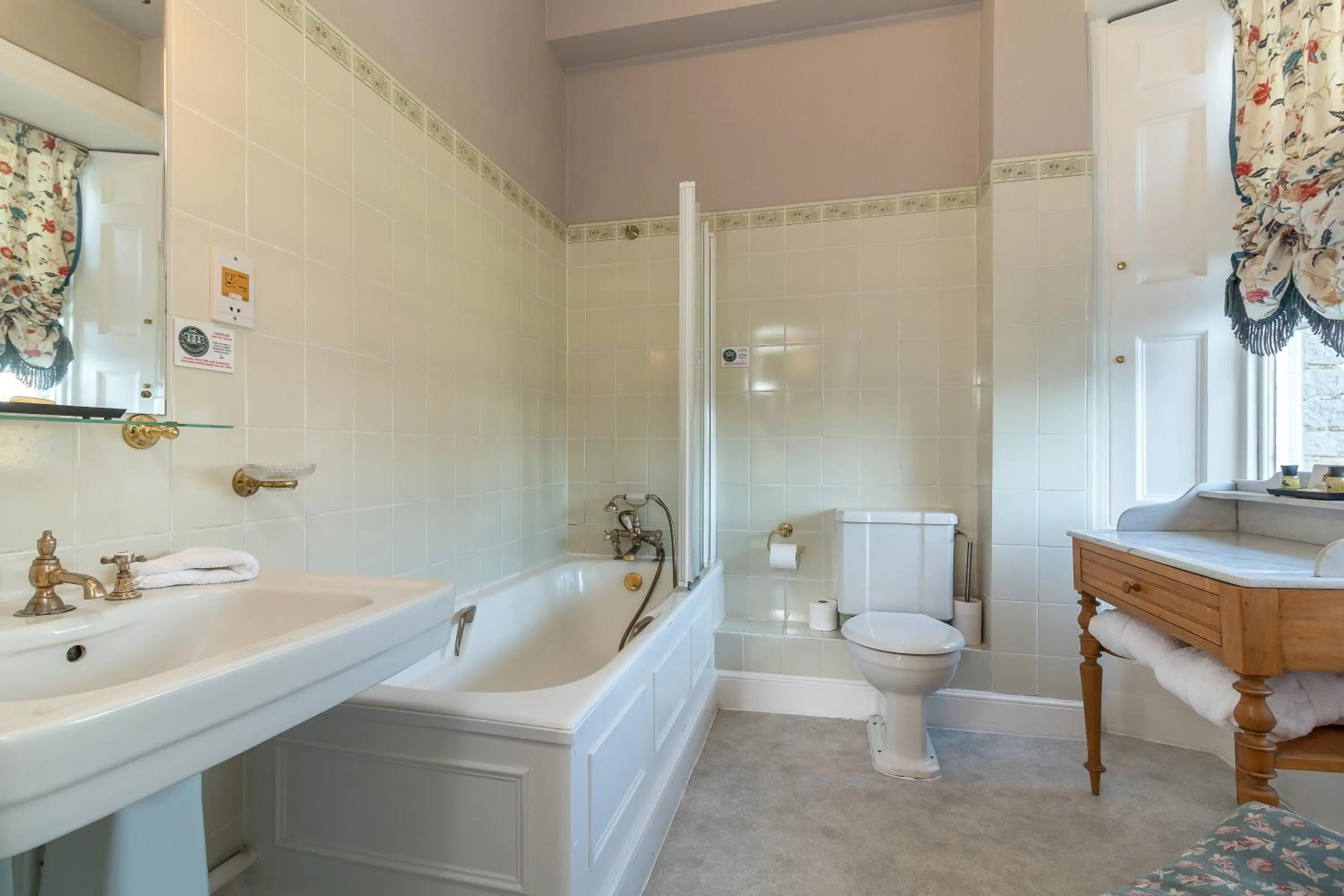 The Lynch Country House