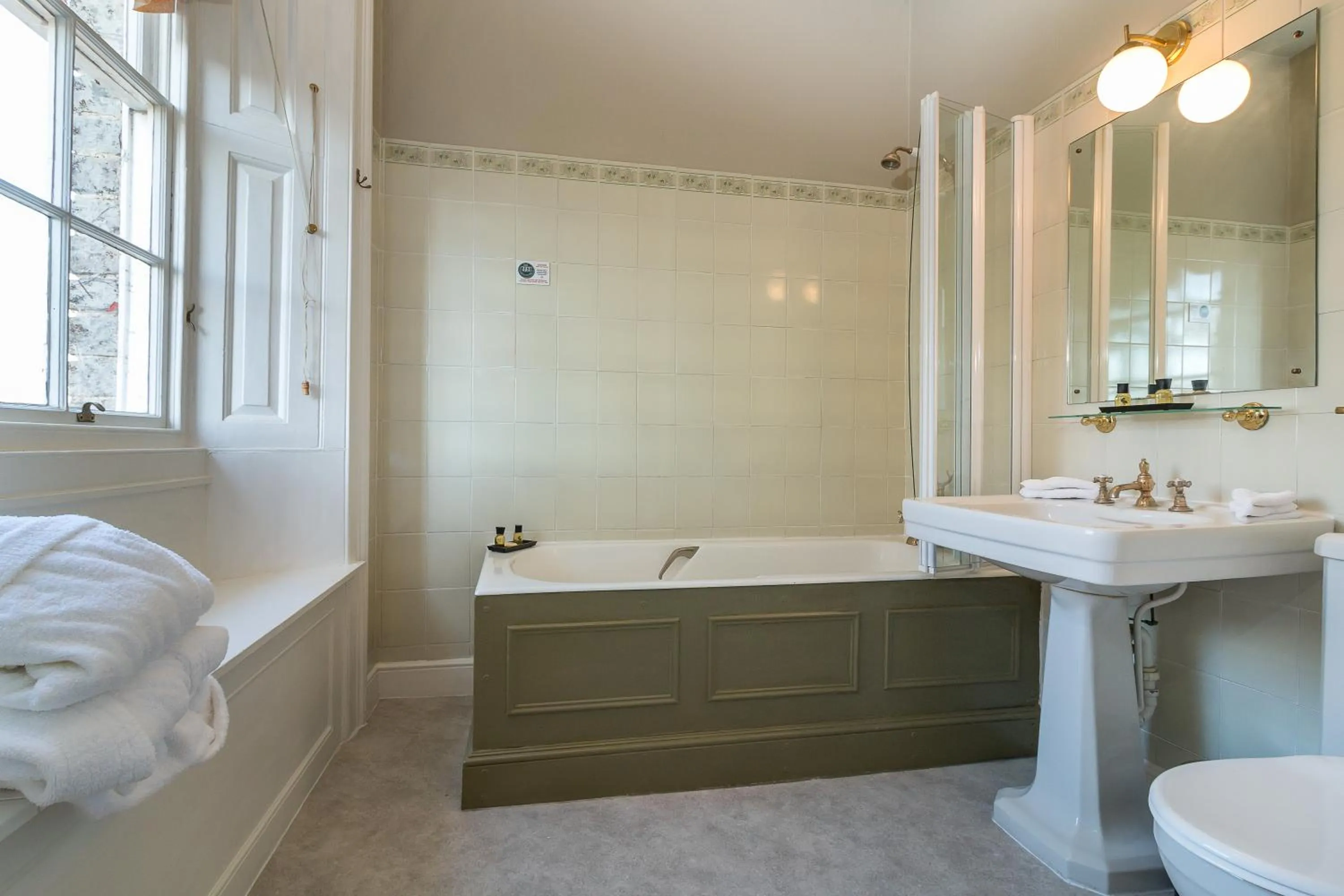 The Lynch Country House