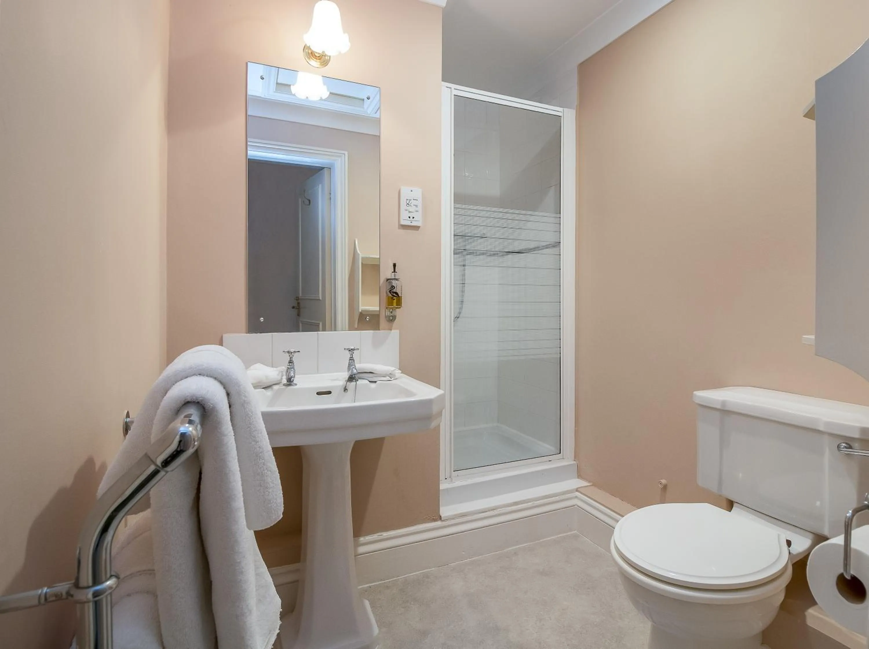 The Lynch Country House