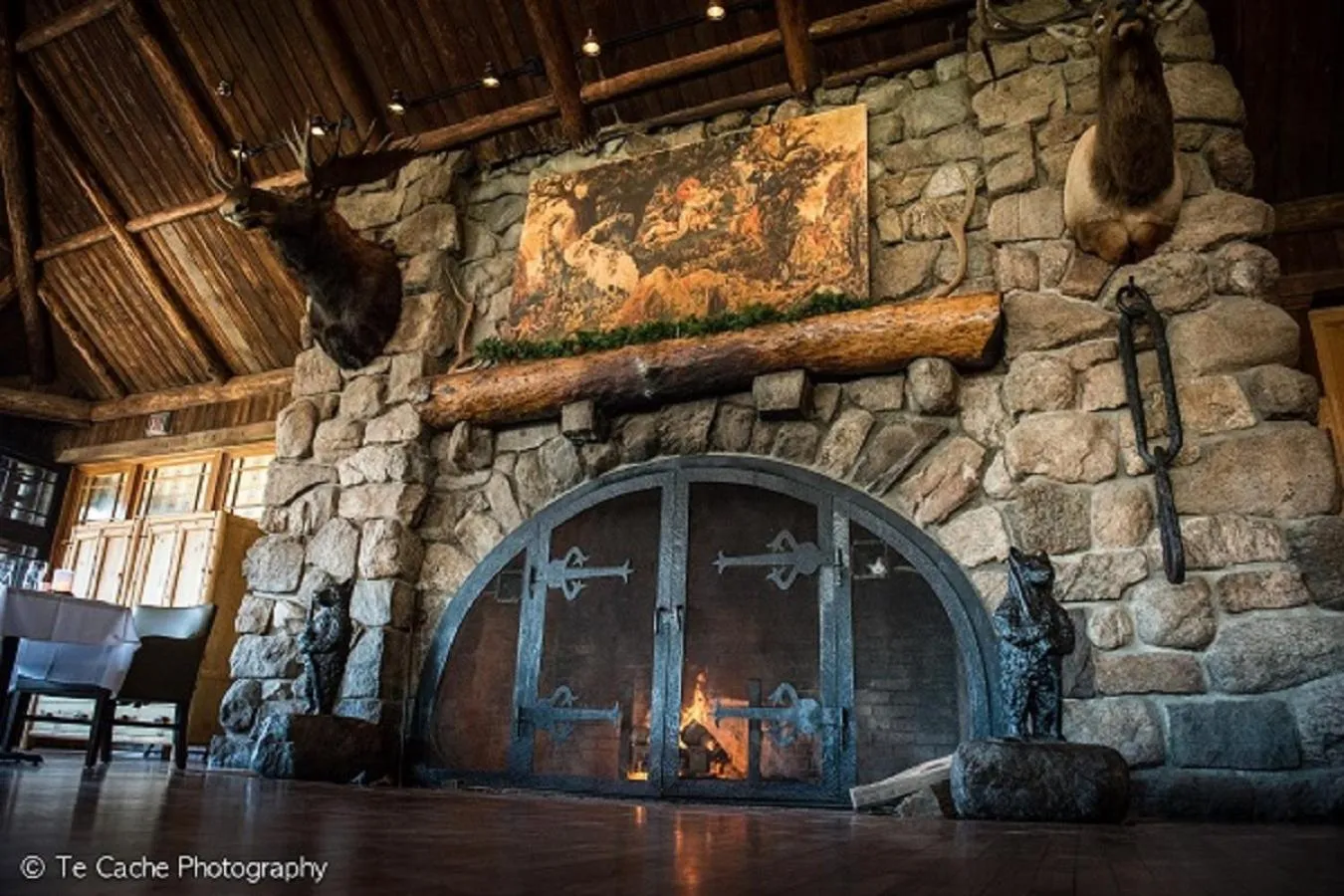 Restaurant/places to eat in Overlook Lodge and Stone Cottages at Bear Mountain