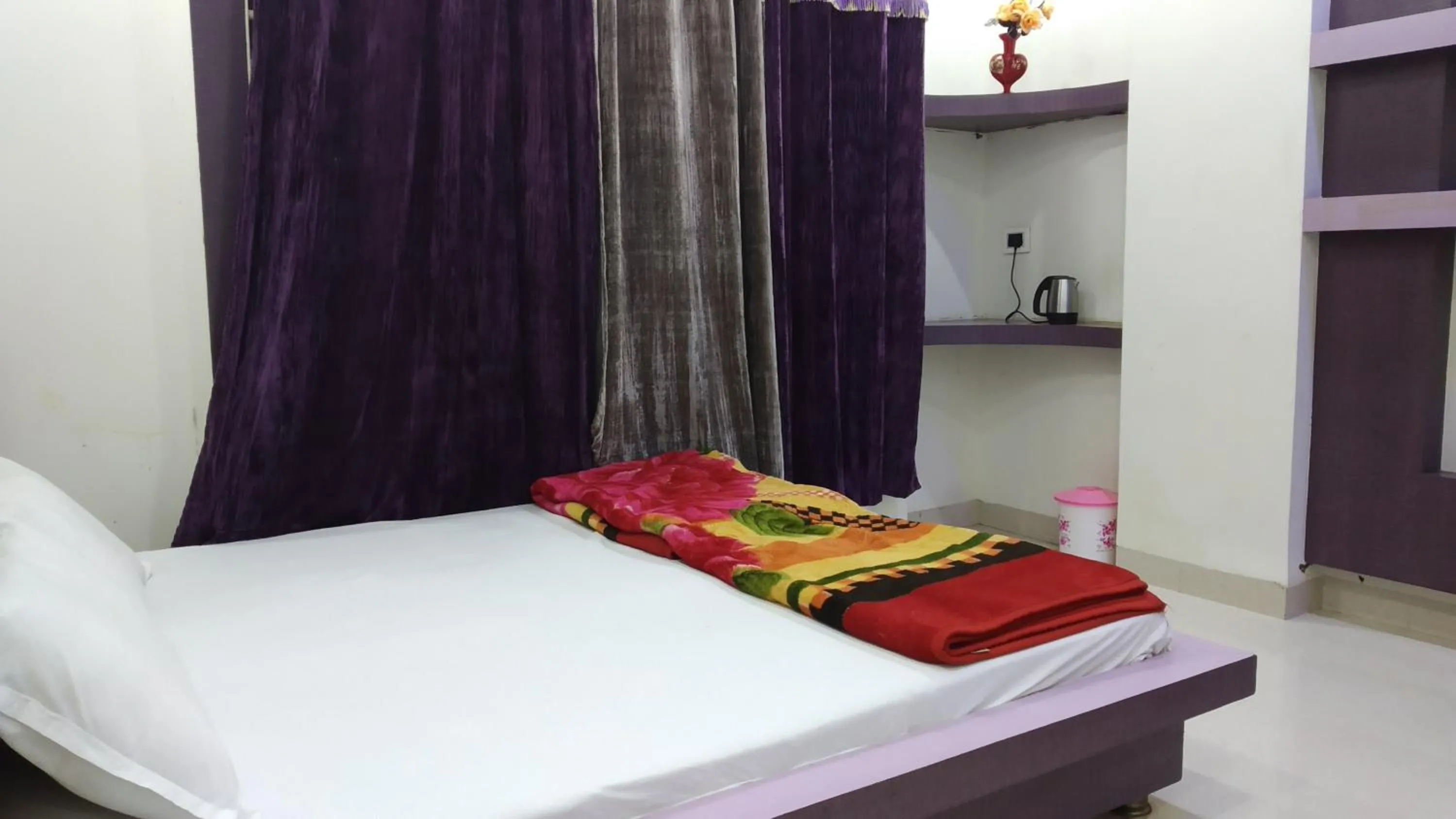Hotel Nikunj