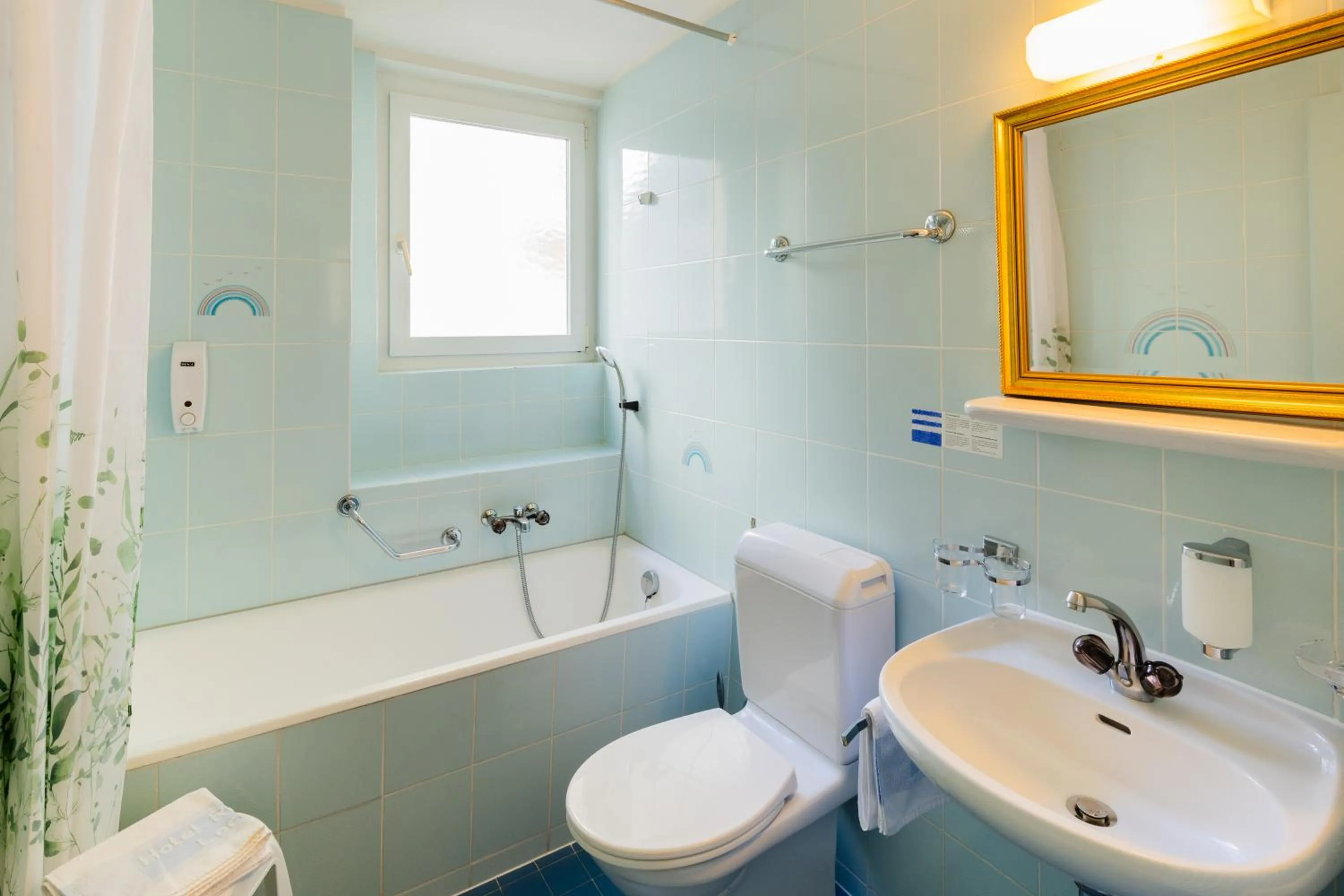 Bathroom in Hotel Rondinella Locarno