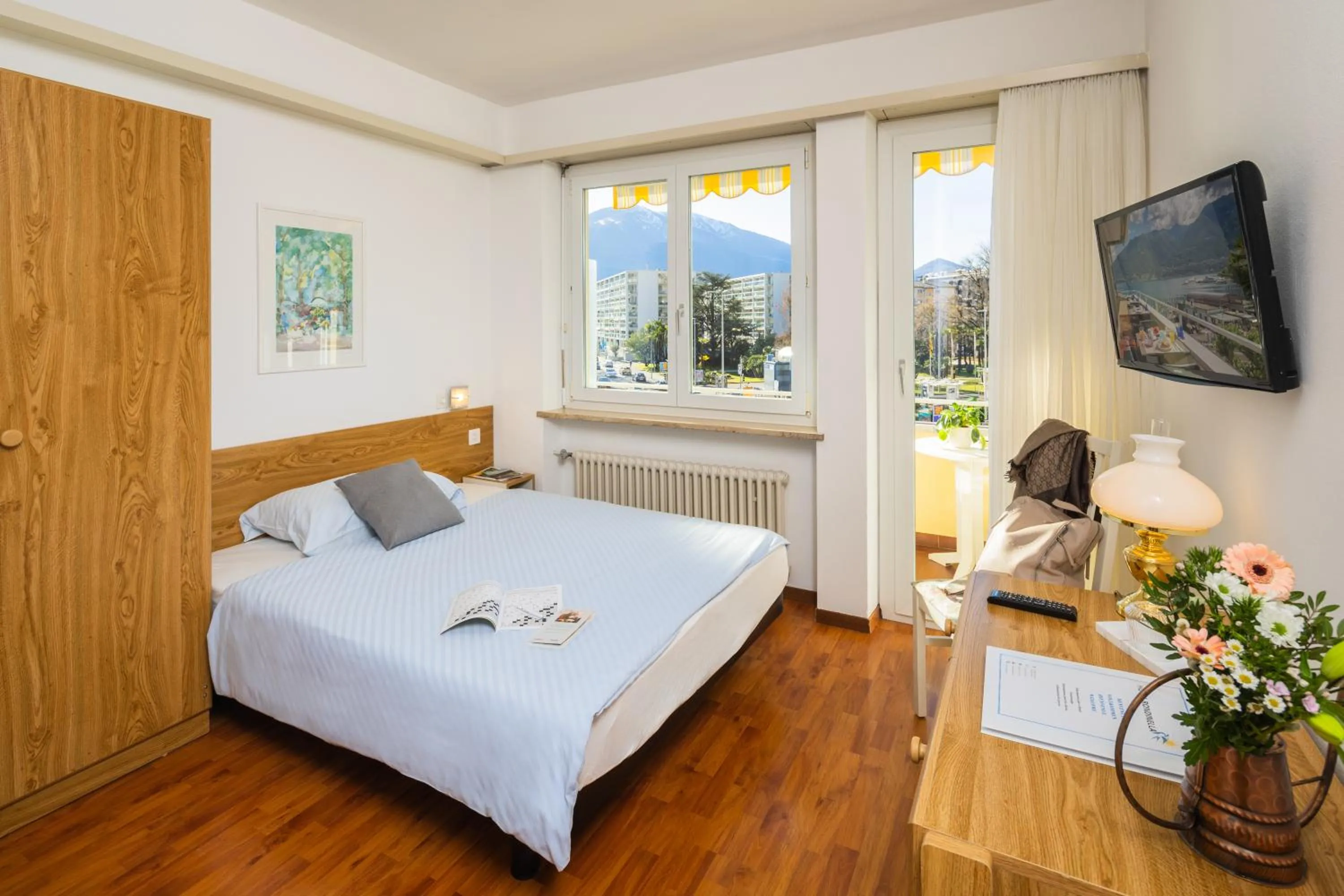 Bedroom, Bed in Hotel Rondinella Locarno