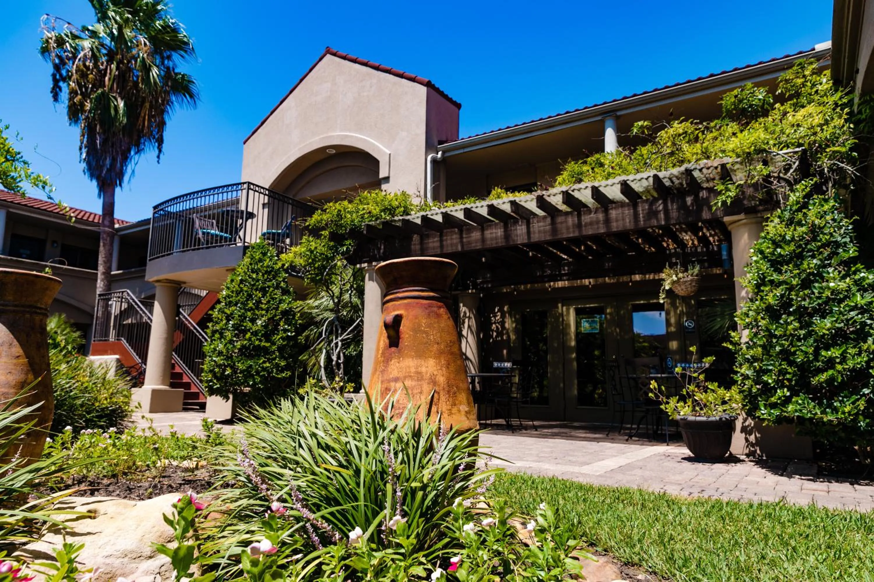 Natural landscape in Vineyard Court Designer Suites Hotel