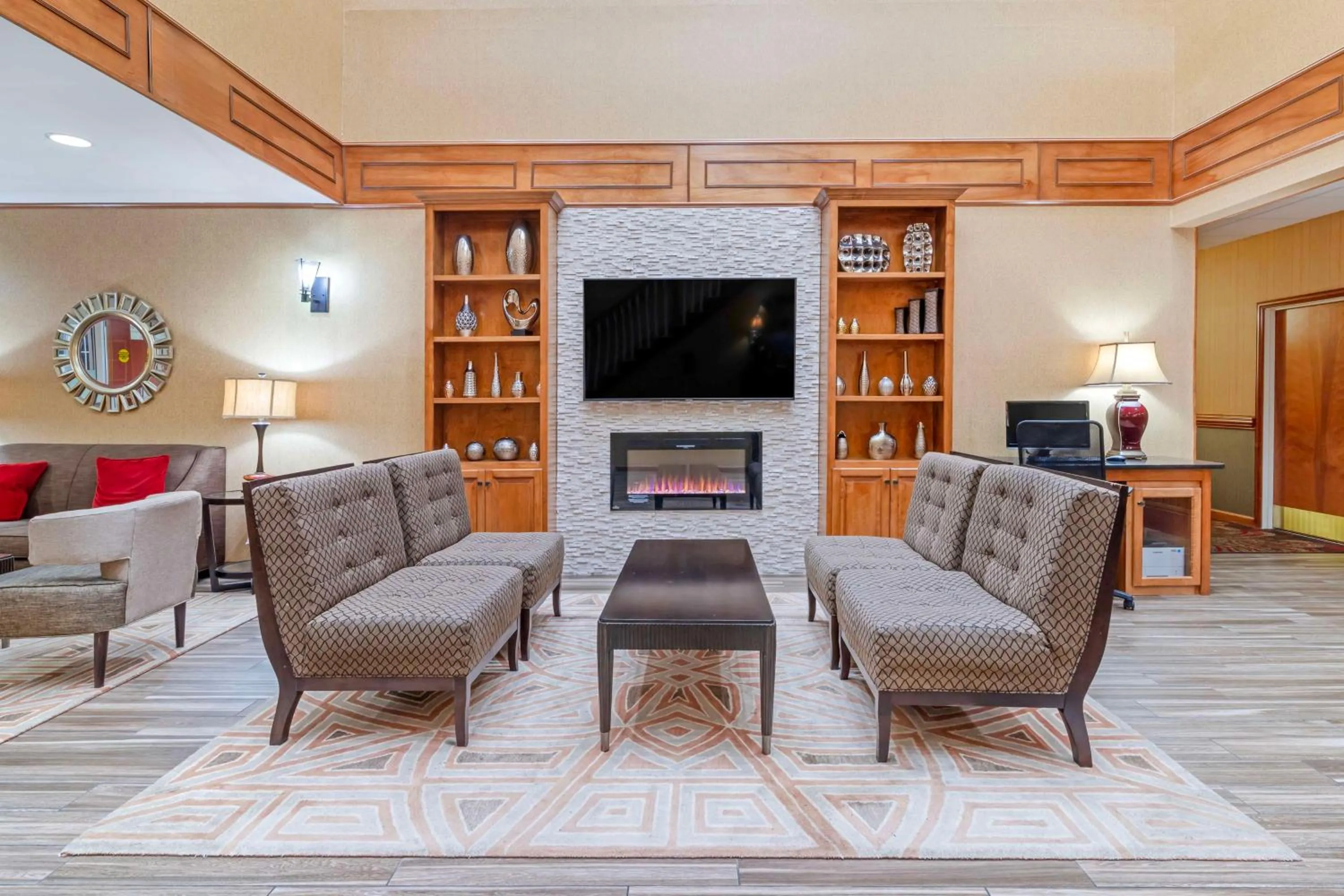 Lobby or reception in Best Western Plus Bradbury Inn and Suites