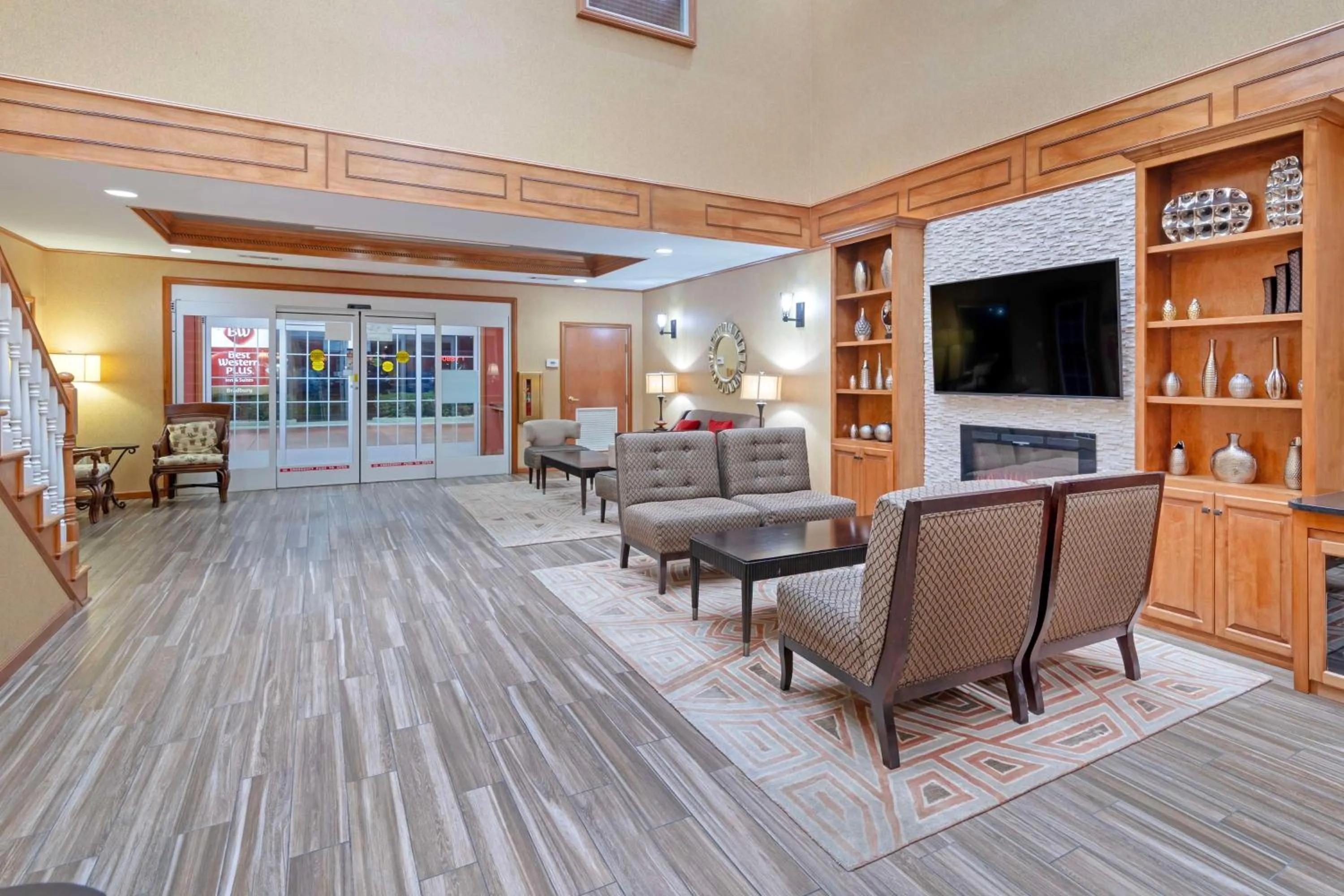 Lobby or reception in Best Western Plus Bradbury Inn and Suites