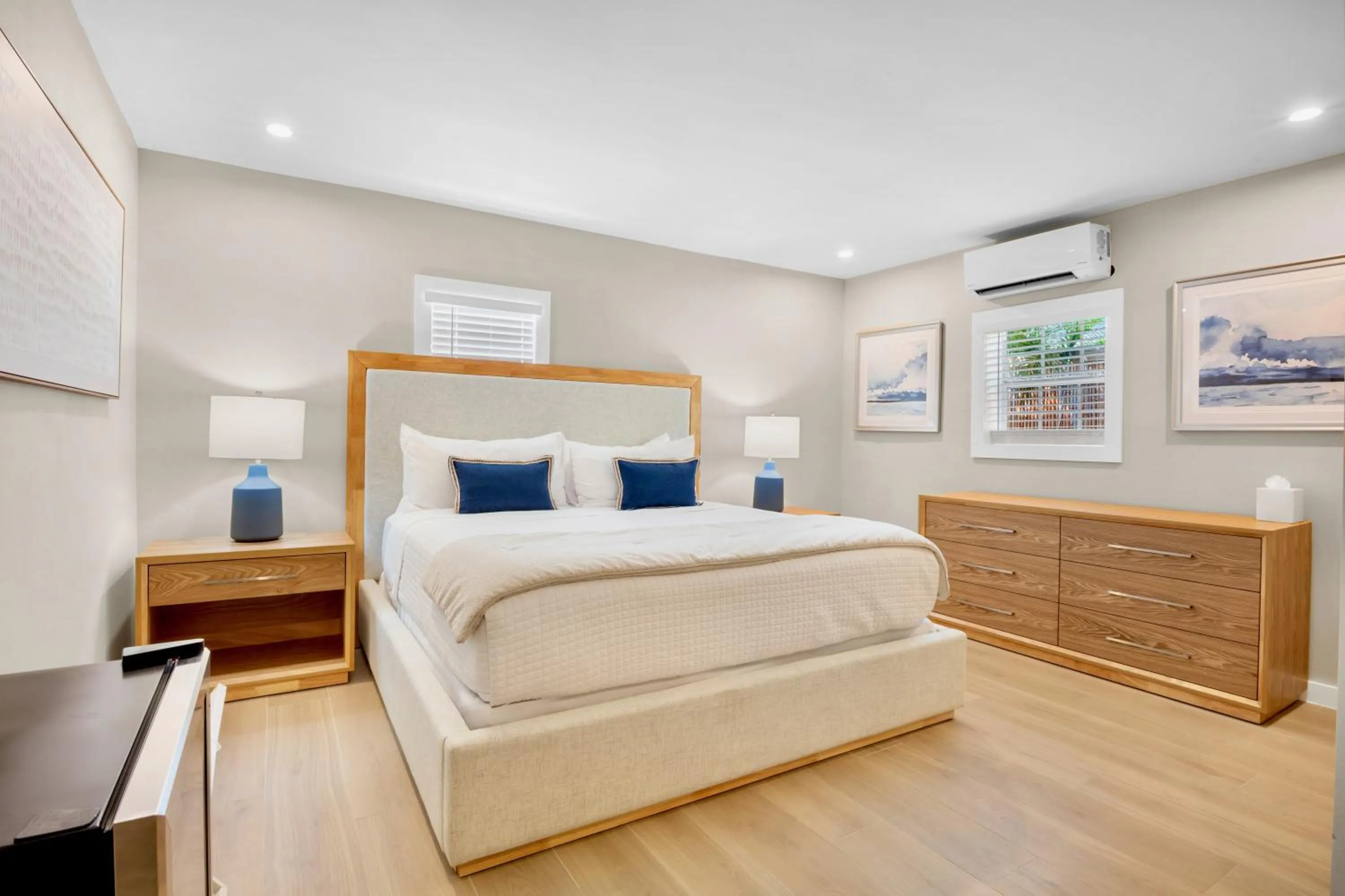 Bed in Haley's at Anna Maria Island Inn