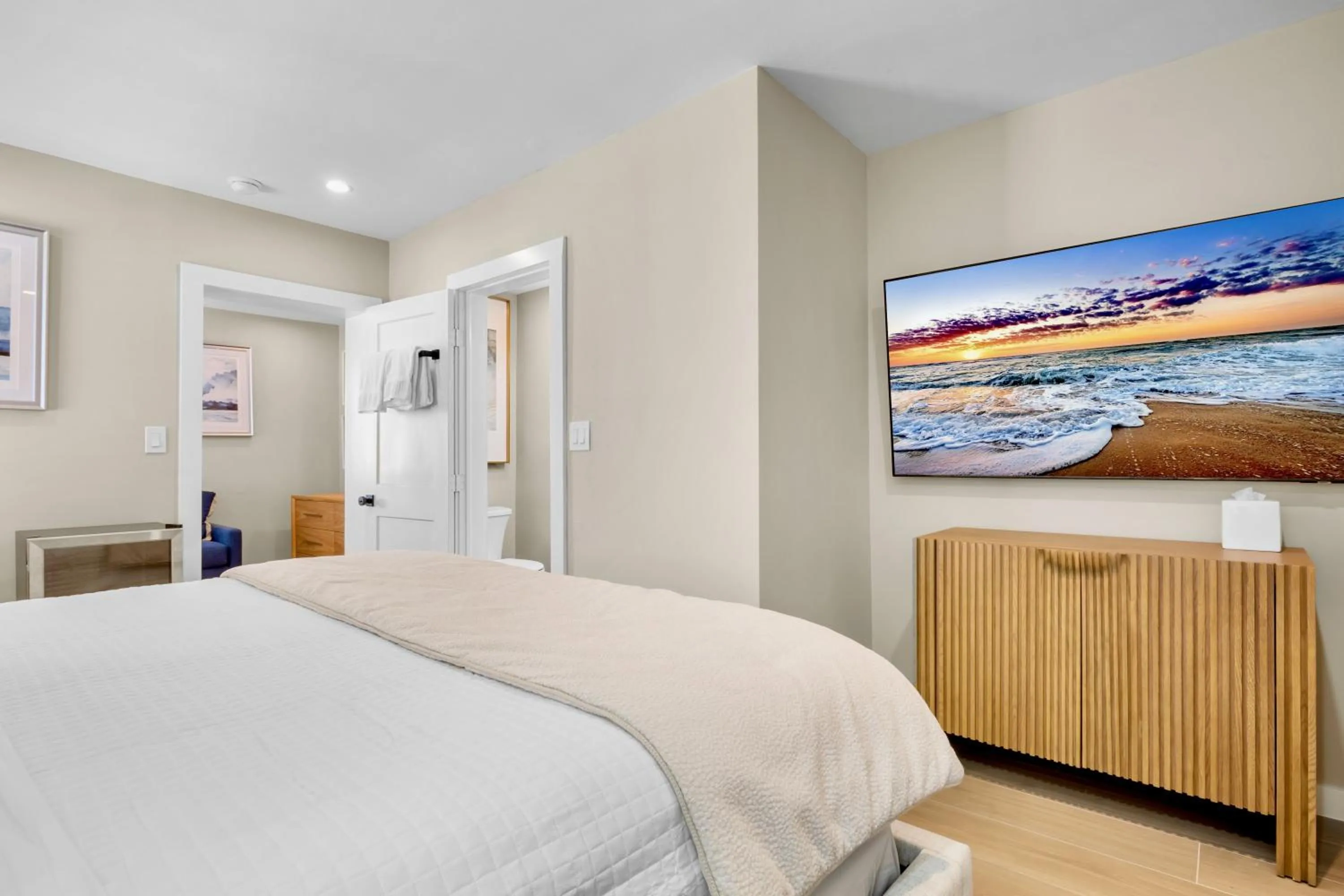 Bed in Haley's at Anna Maria Island Inn