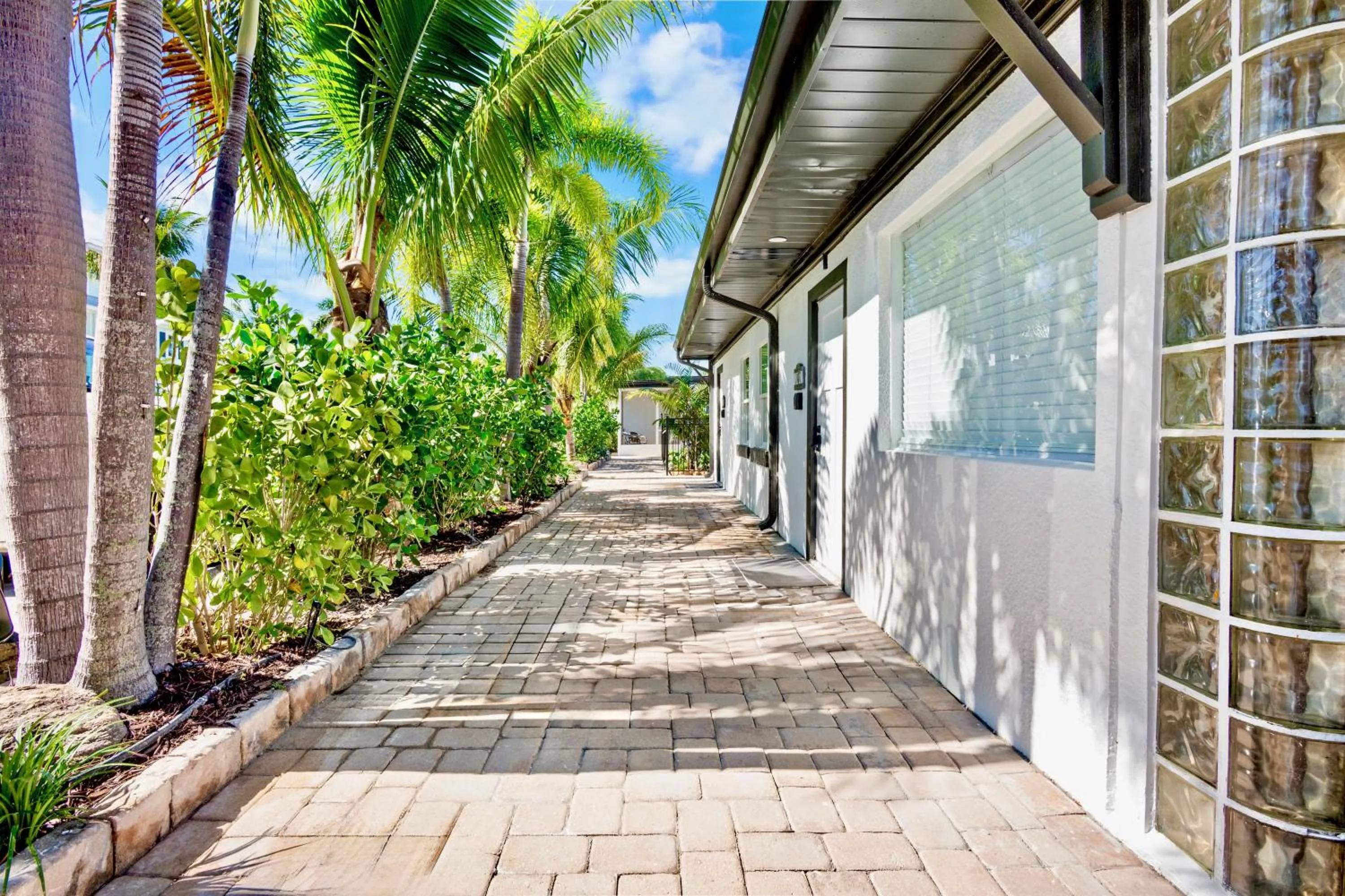 Property building in Haley's at Anna Maria Island Inn