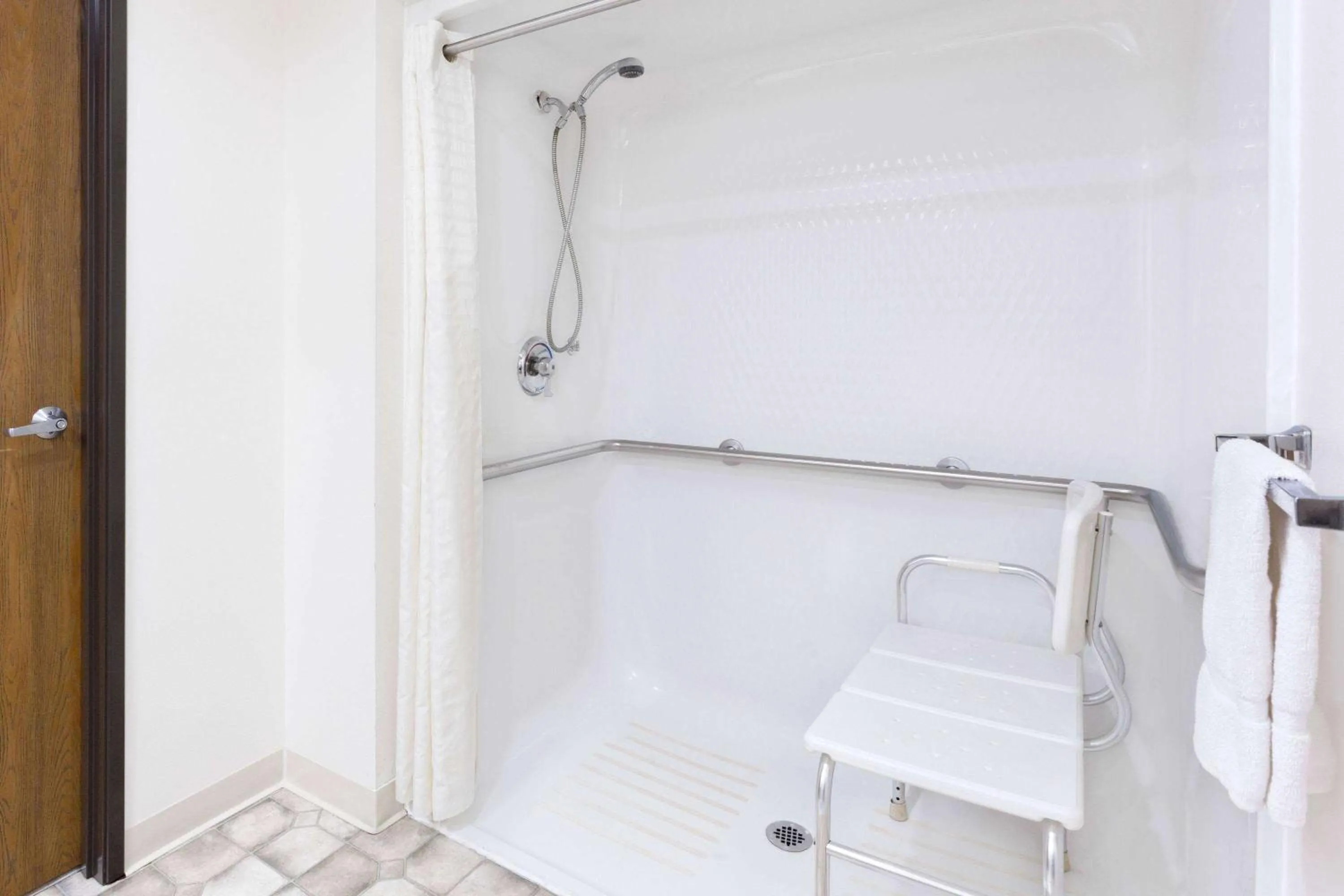 Shower in Super 8 by Wyndham Antigo