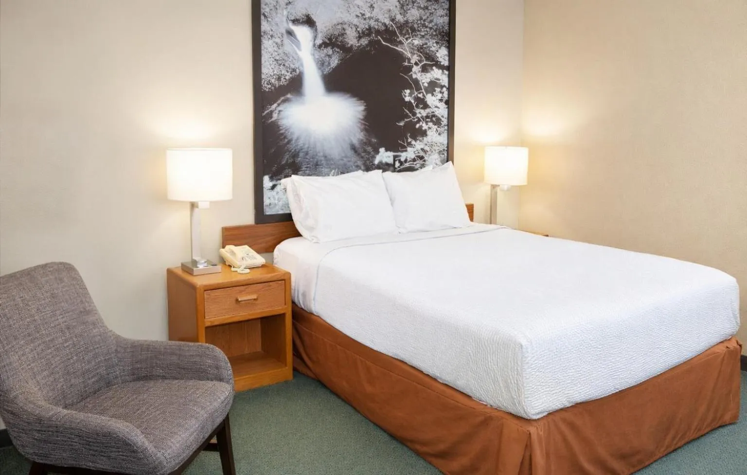 Bedroom, Bed in Super 8 by Wyndham Antigo