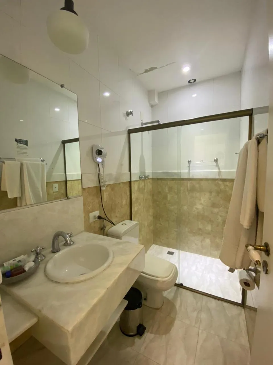 Shower in Hotel Pousada Minas Gerais