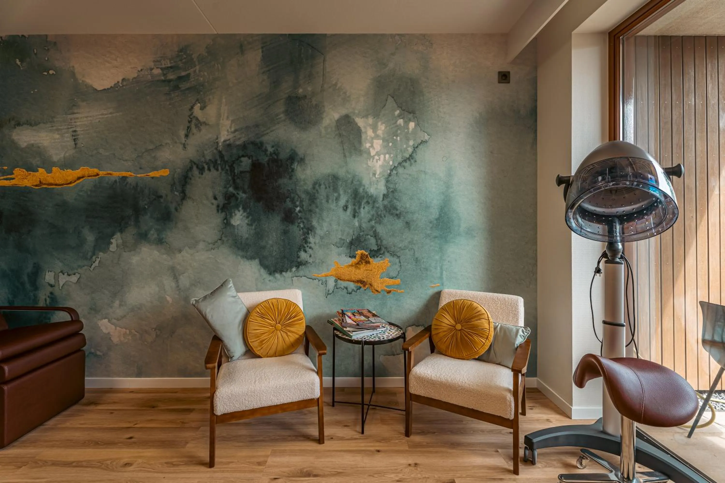 hair dresser in Strandhotel Duinoord