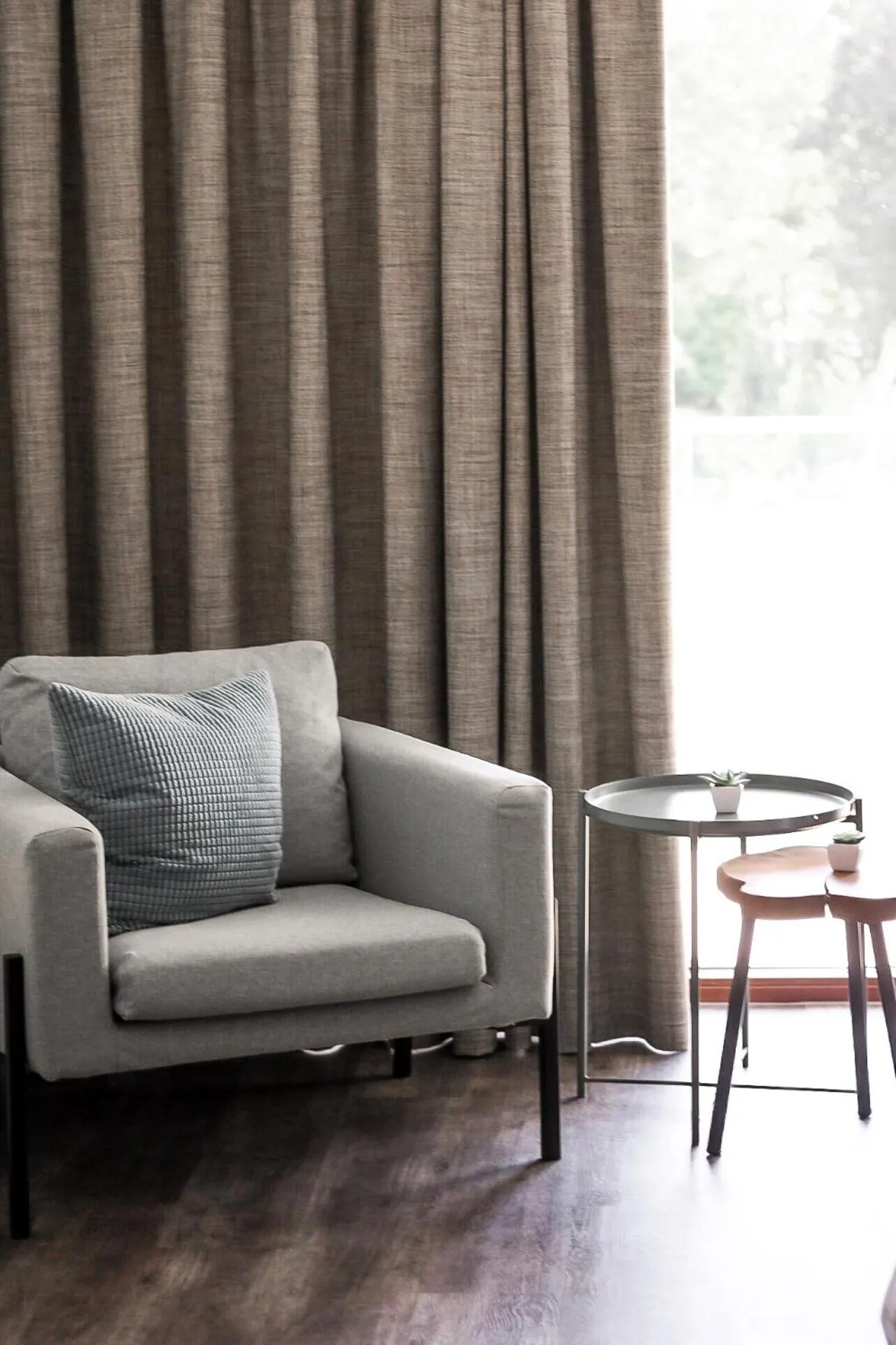 Seating area in Strandhotel Duinoord