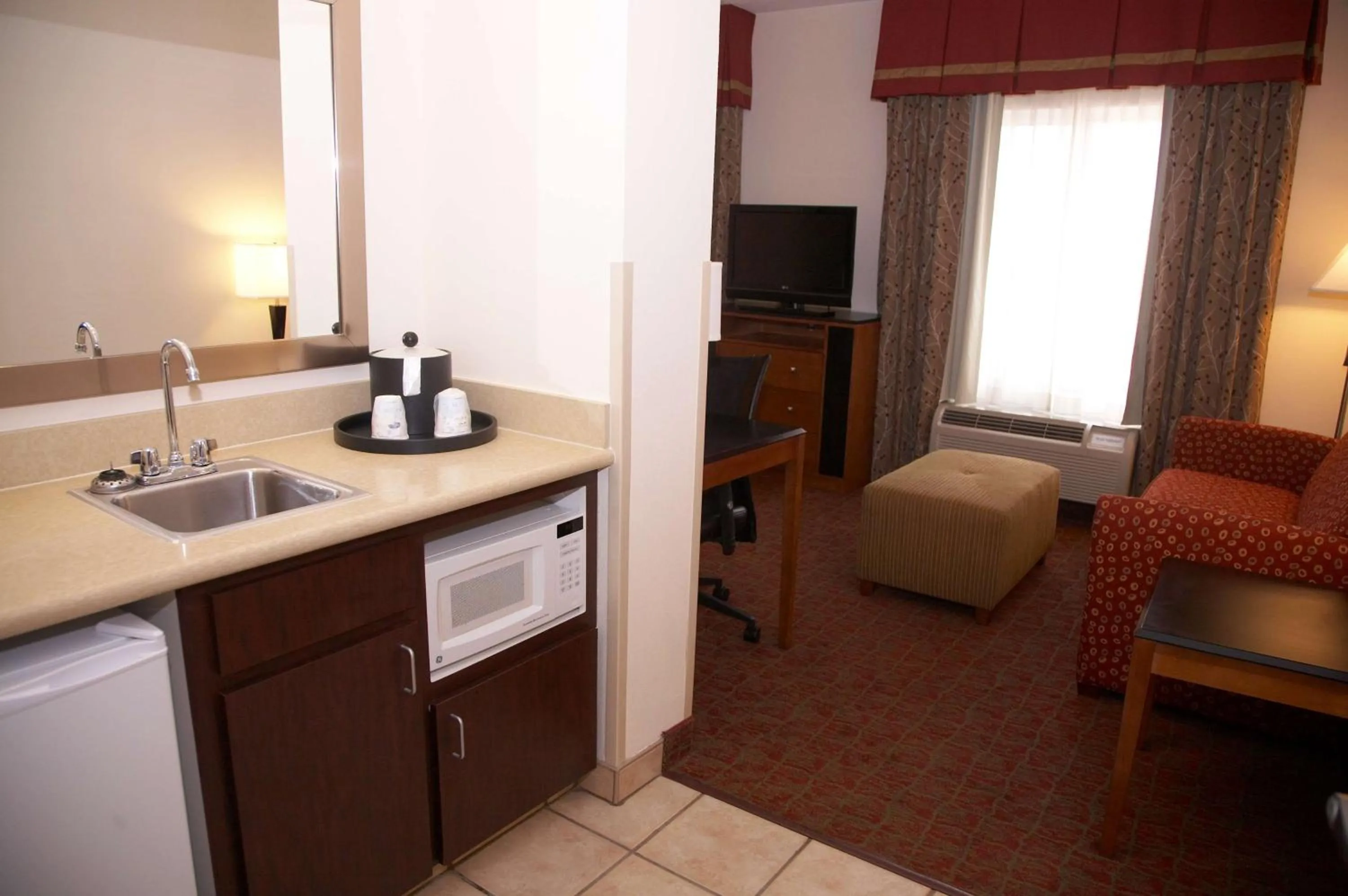 Kitchen or kitchenette in Hampton Inn & Suites Hobbs