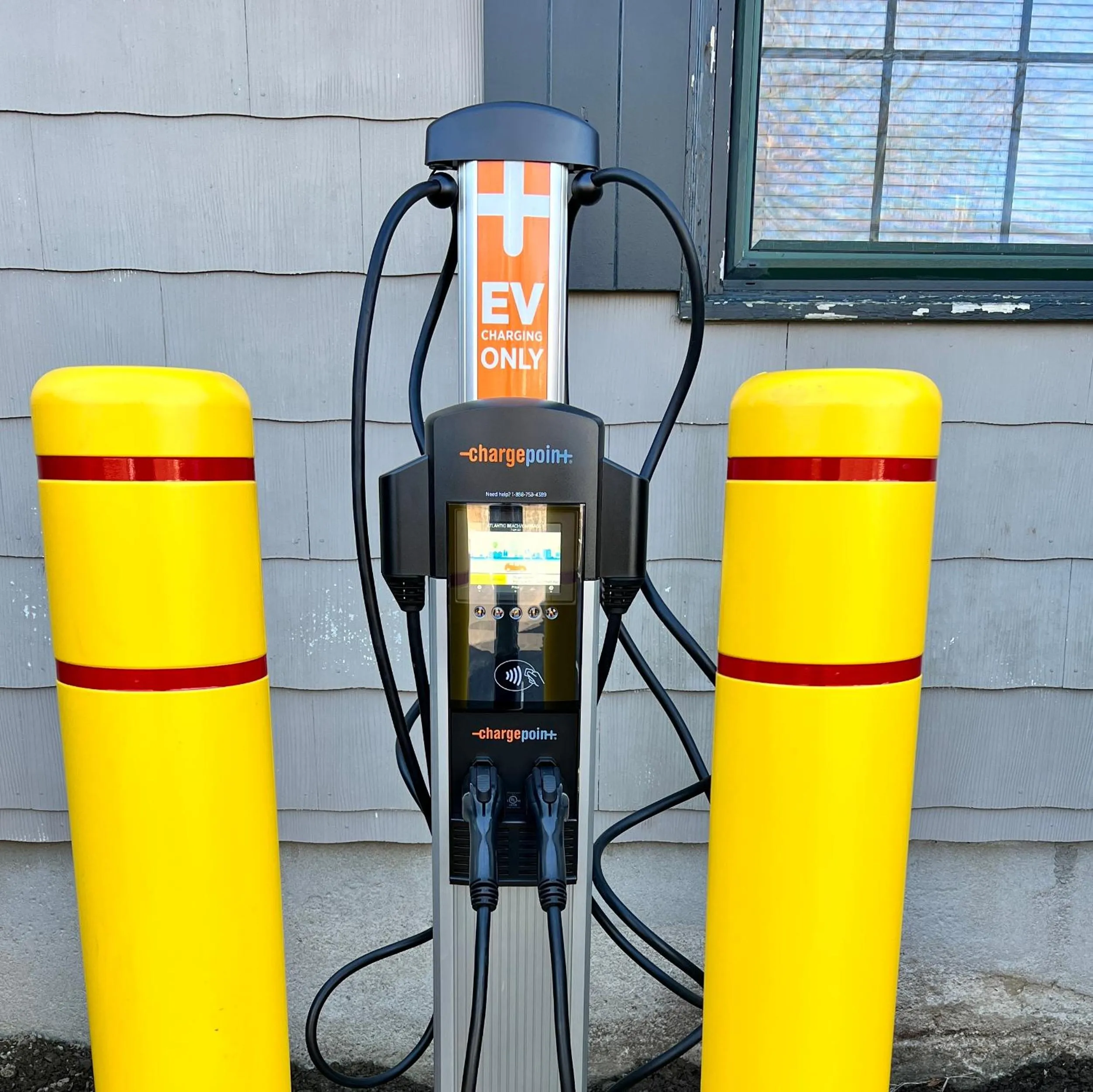 Parking in The Carriage House Inn Newport