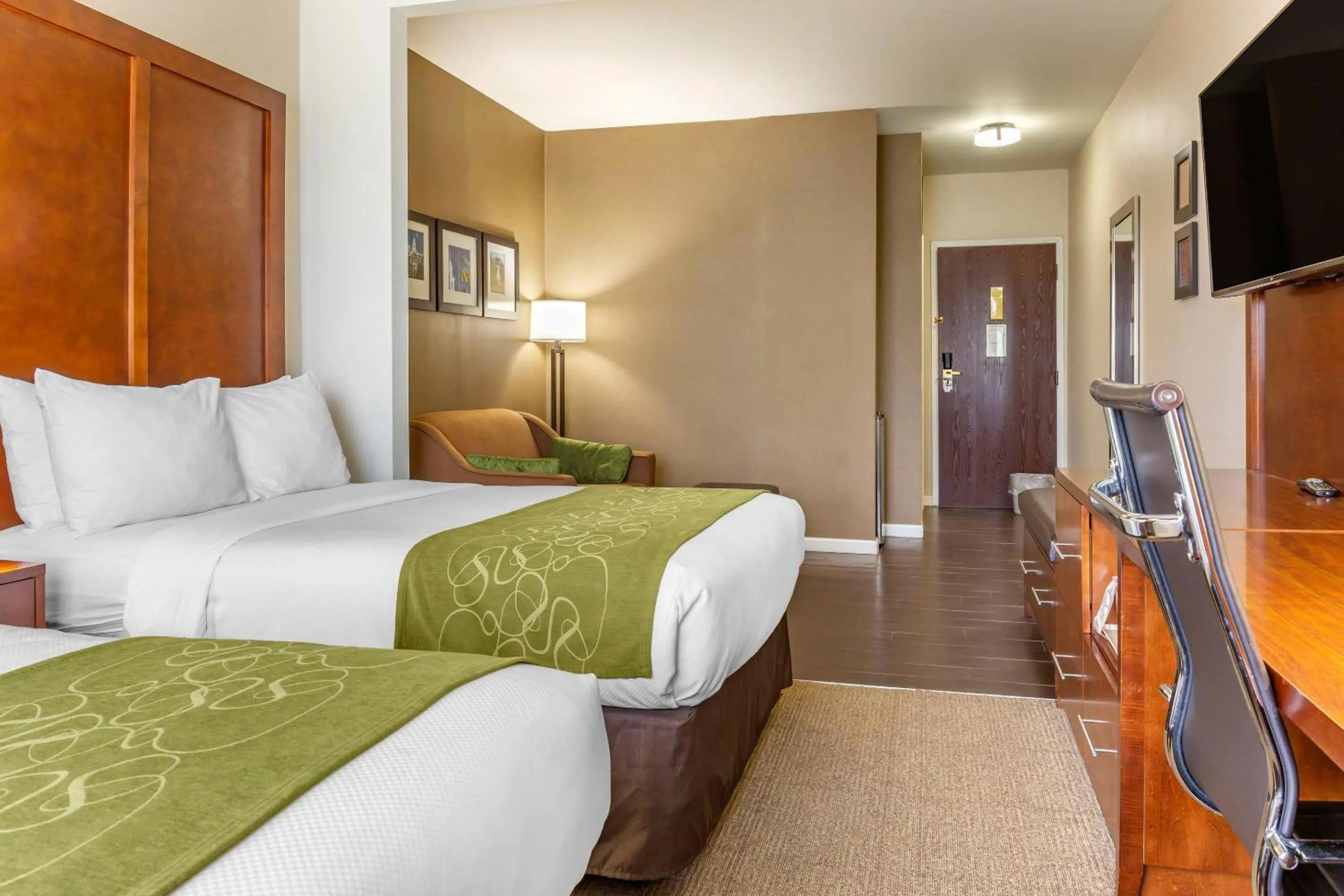 Bedroom, Bed in Comfort Suites Dover University Area