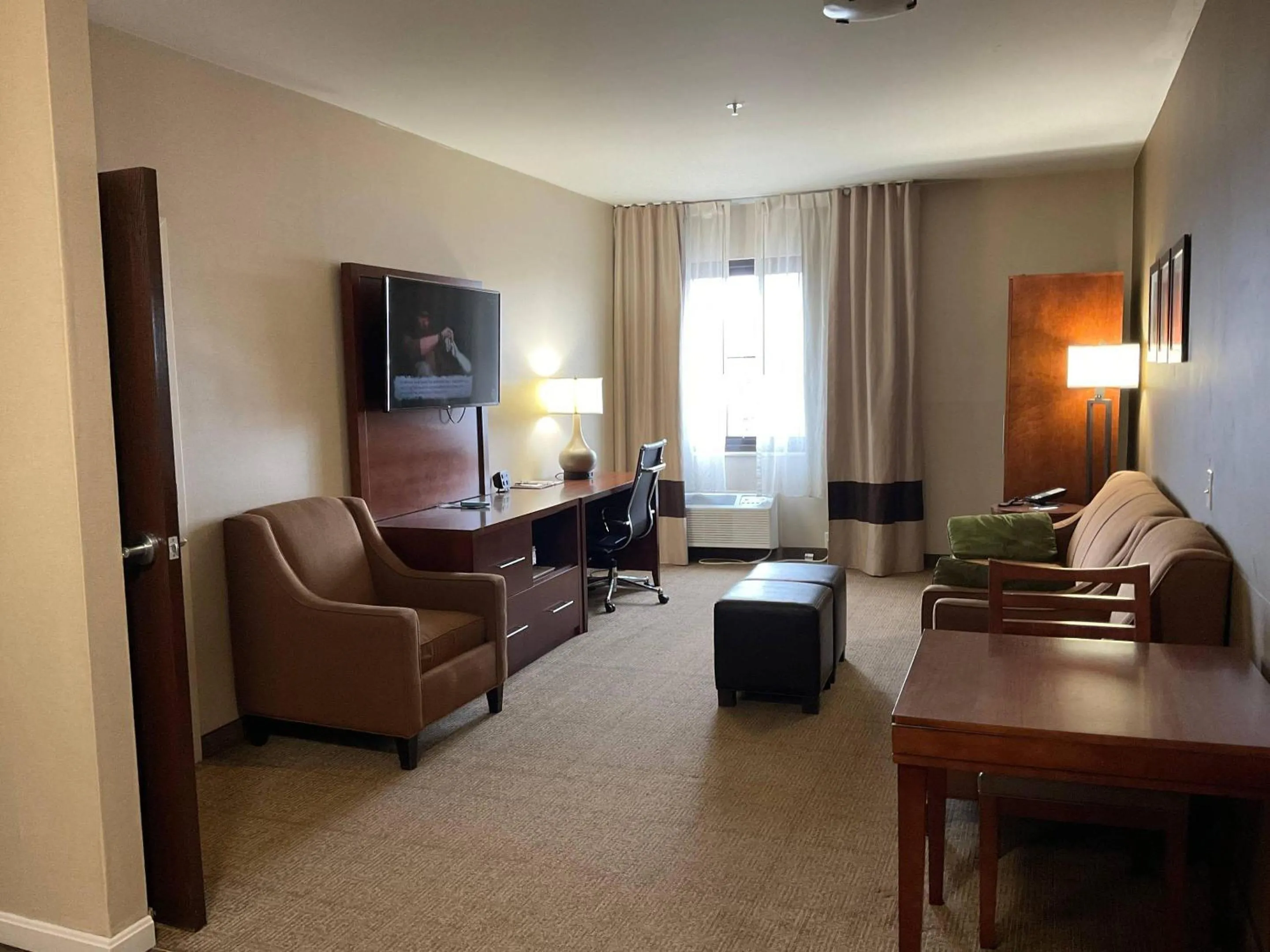 Bedroom in Comfort Suites Dover University Area