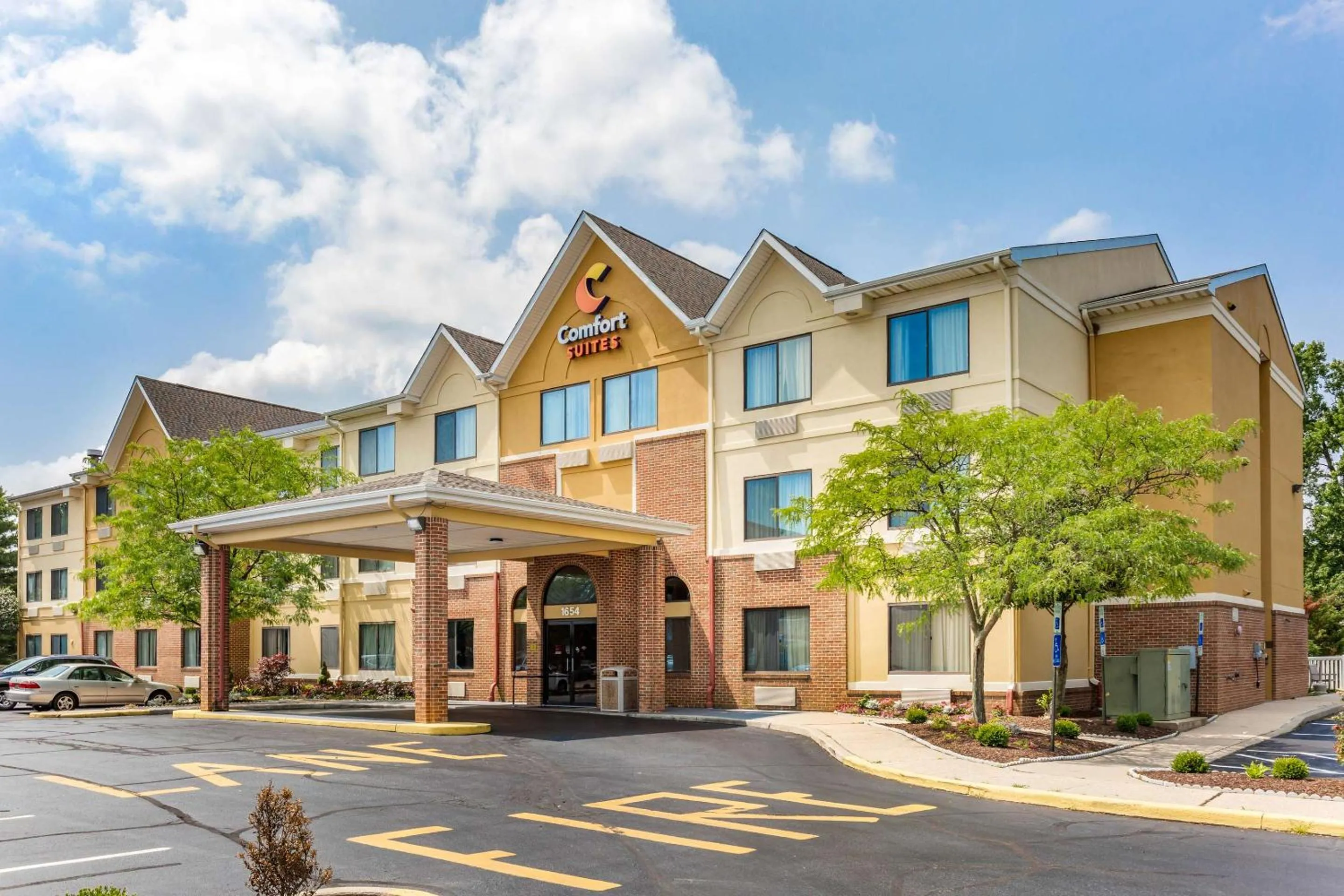Property building in Comfort Suites Dover University Area