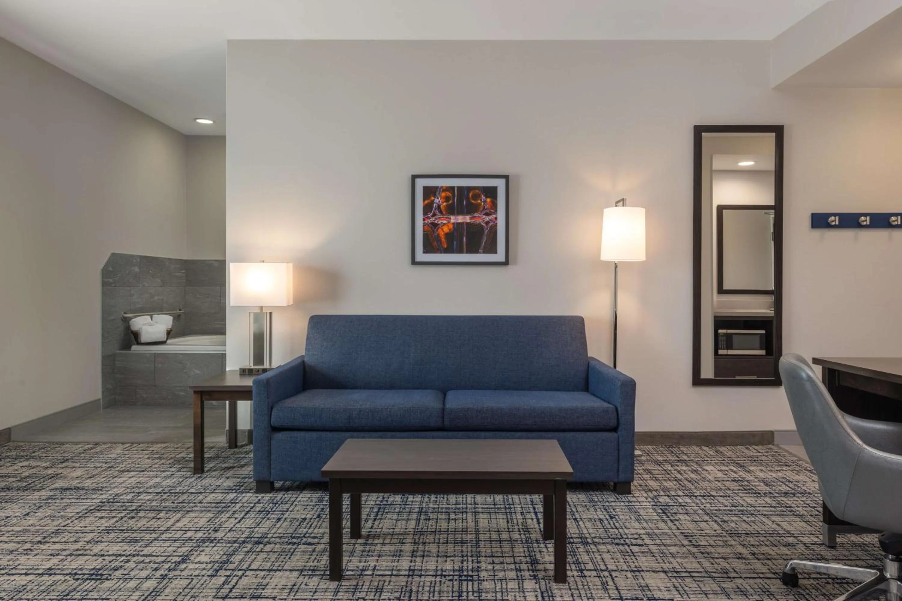 Living room in Hampton Inn & Suites Manteca