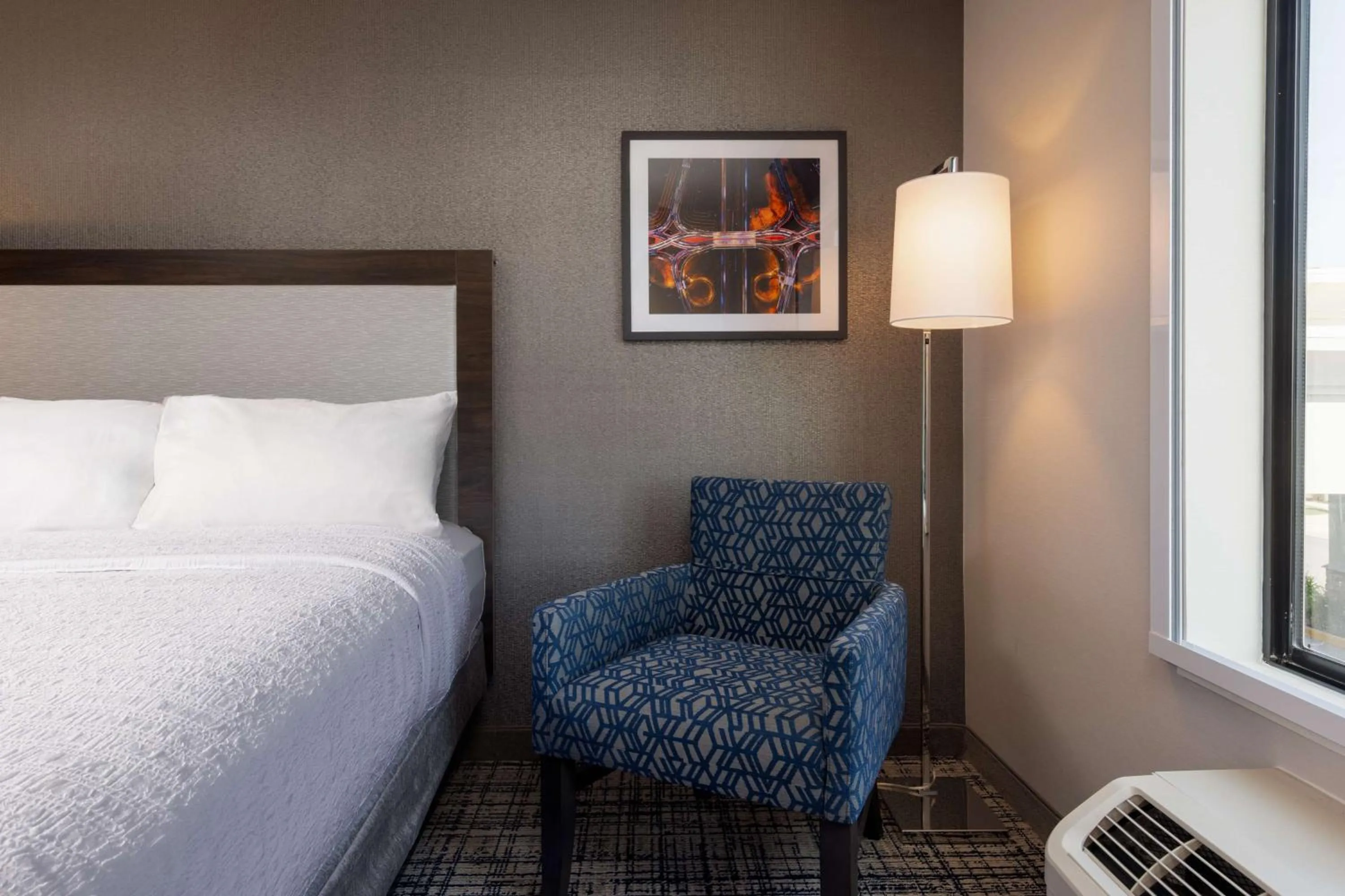 Bed in Hampton Inn & Suites Manteca