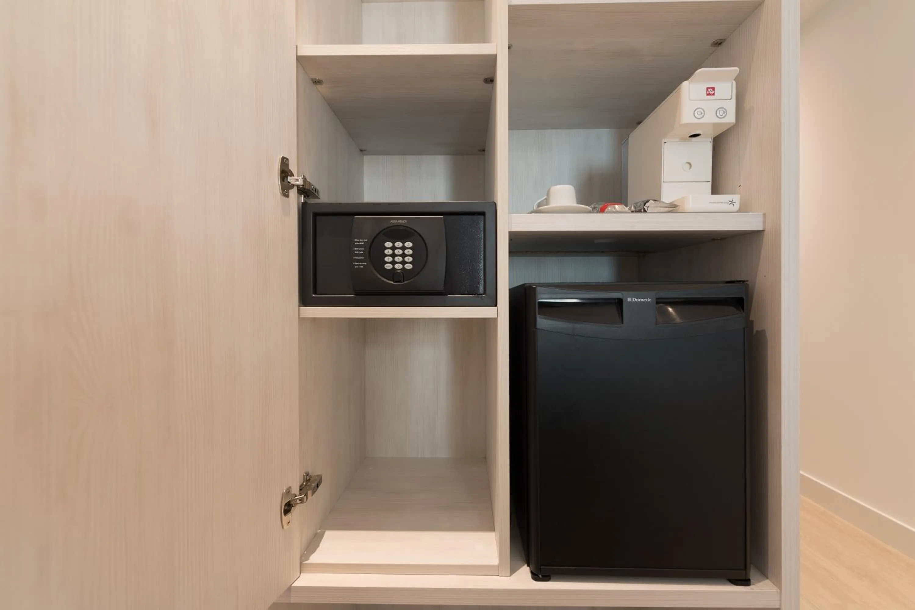 Lounge or bar in HC Luxe