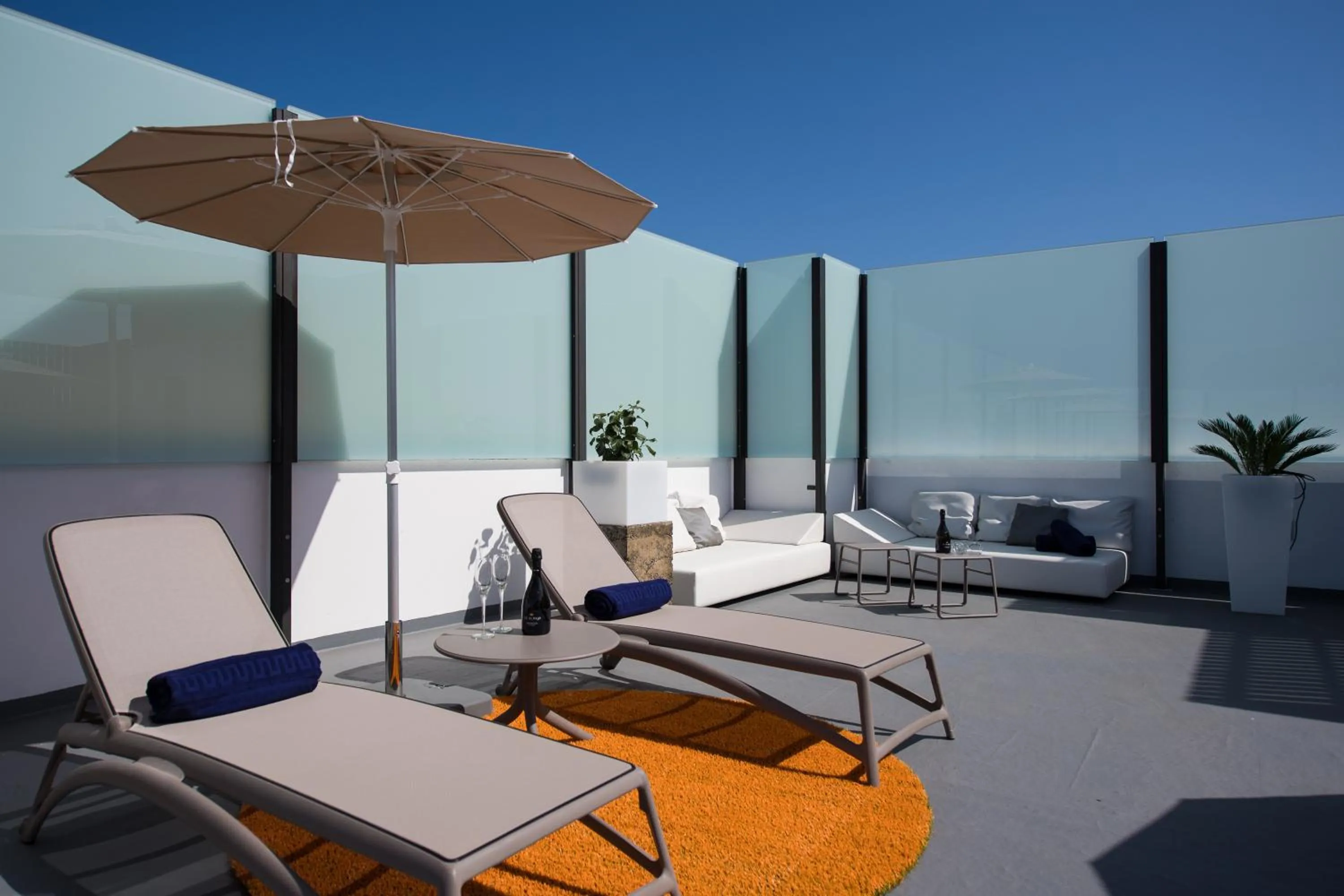 Area and facilities in HC Luxe