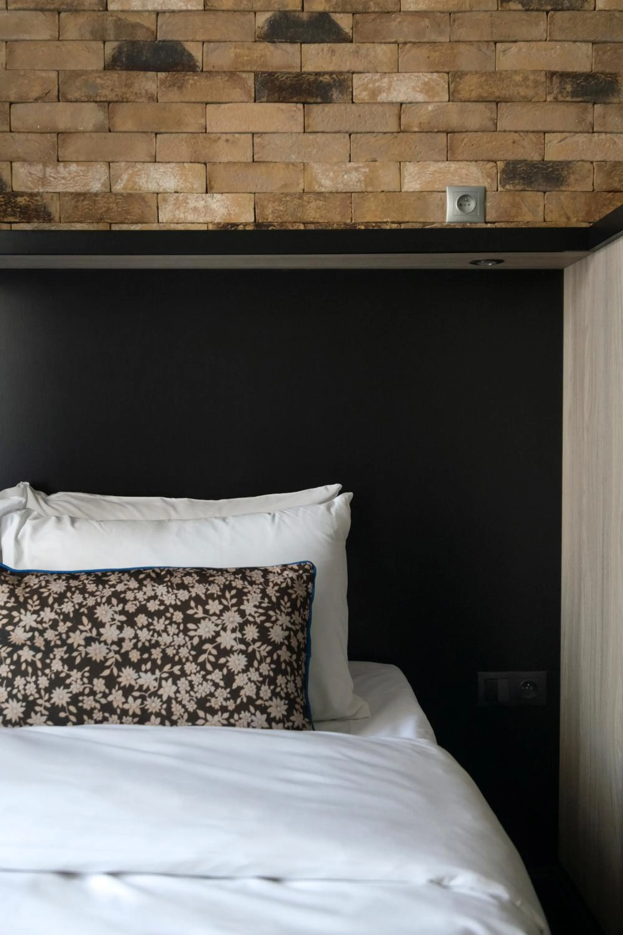 Bed in Numa Prague Root