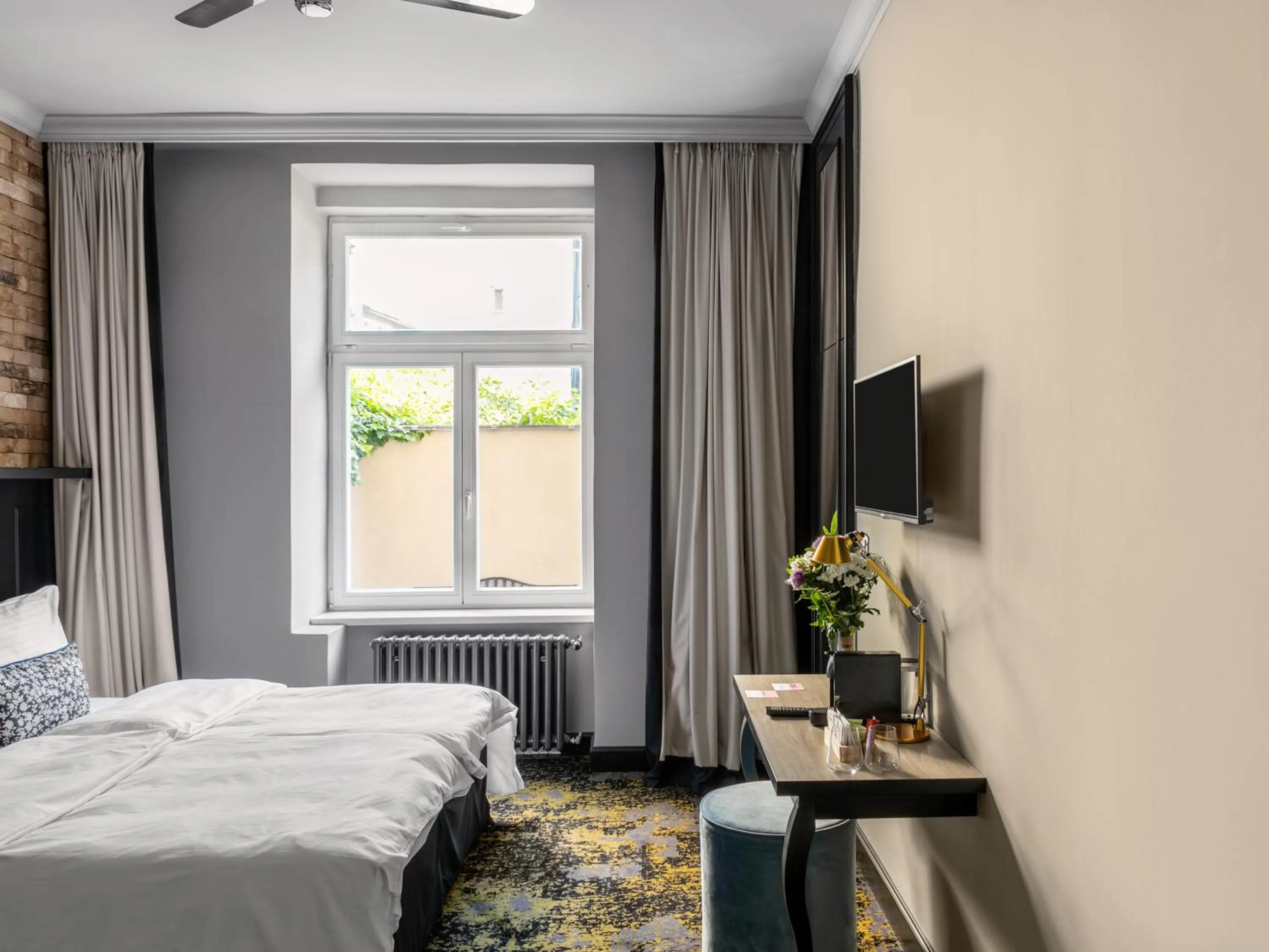 Bed in Numa Prague Root