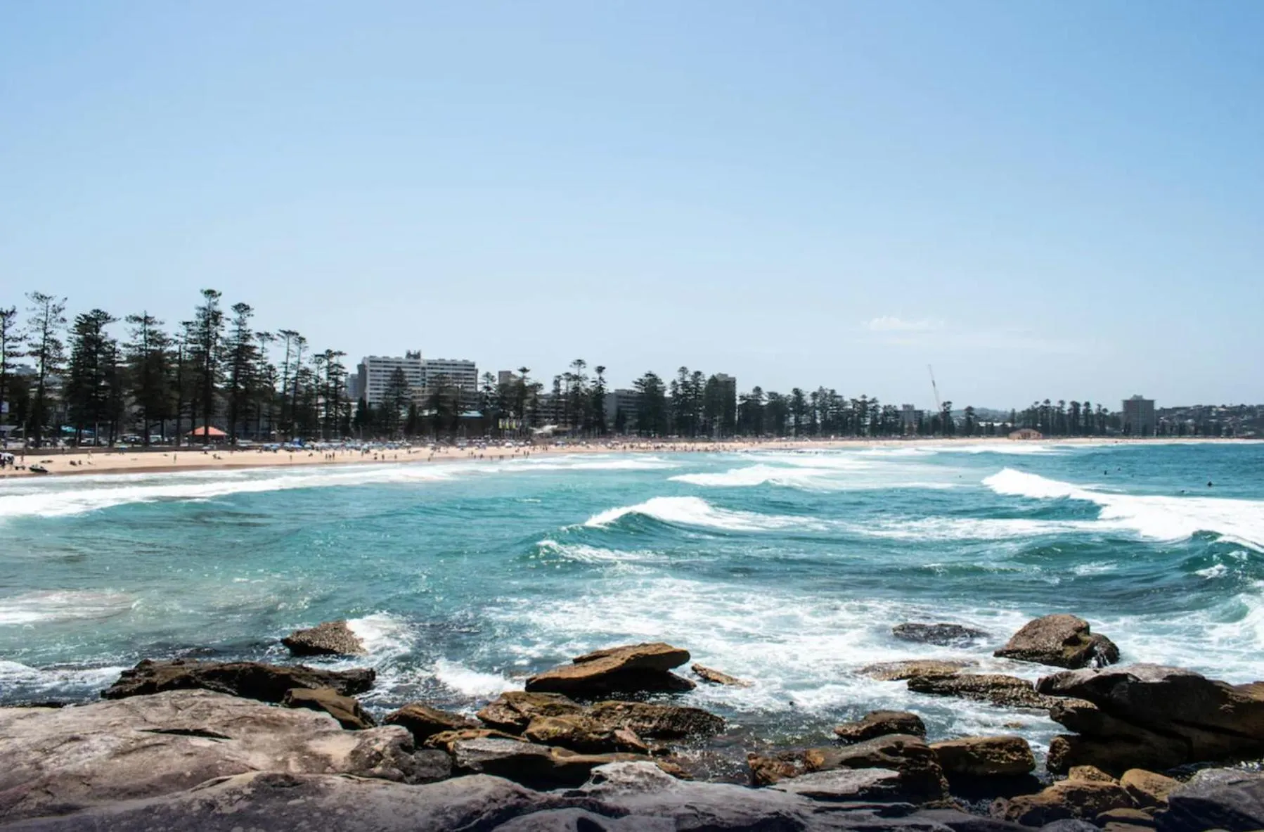 Beach in Manly Backpackers