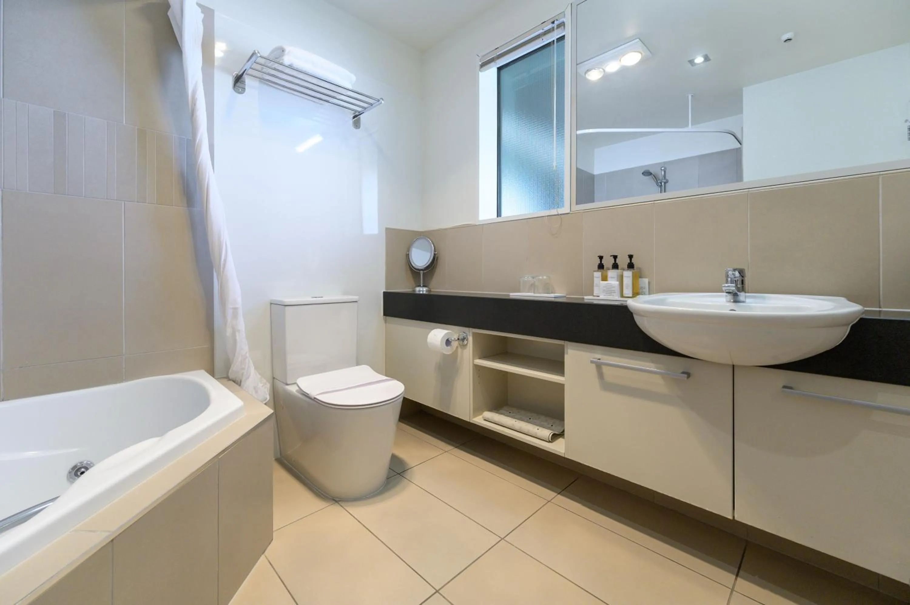 Bathroom in Palazzo Motor Lodge