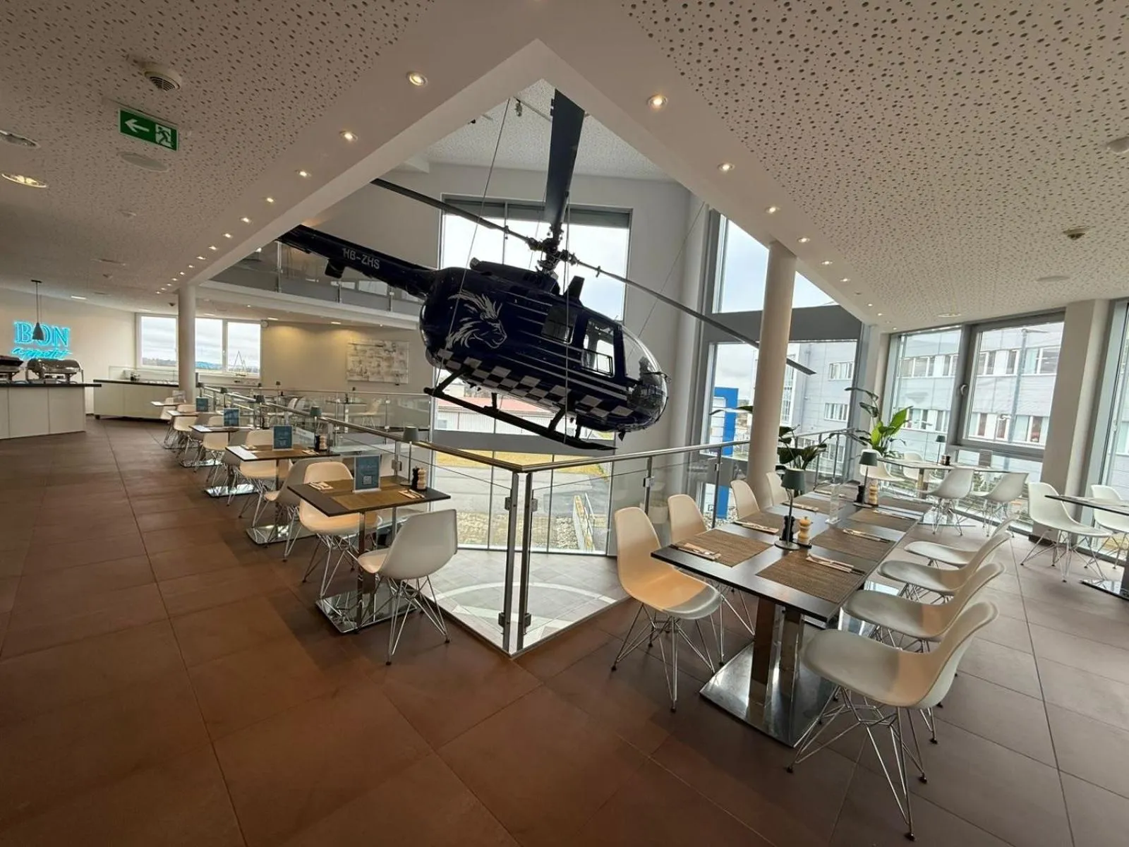 Restaurant/places to eat in Aircraft Hotel & Events