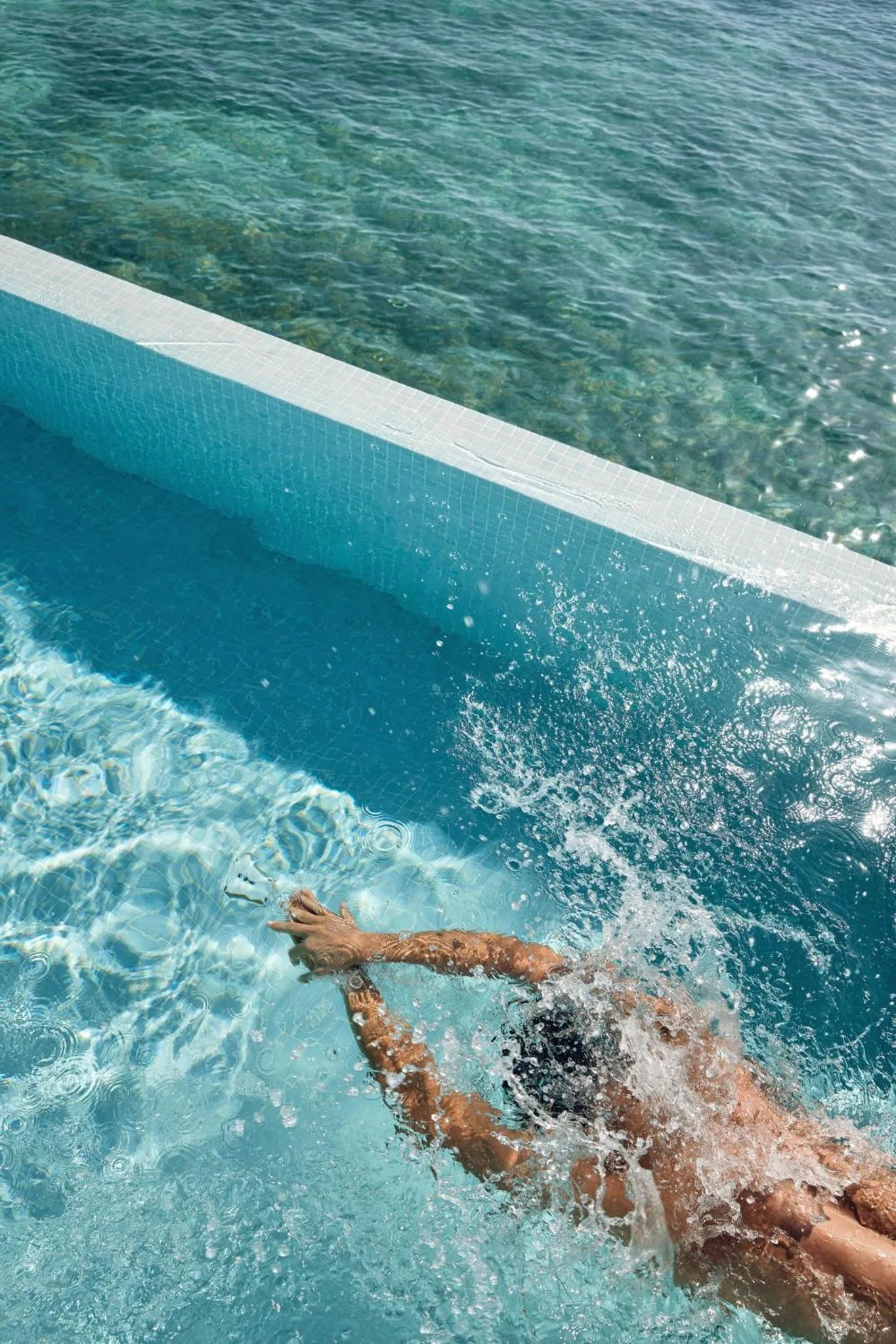 Swimming pool in COMO Cocoa Island