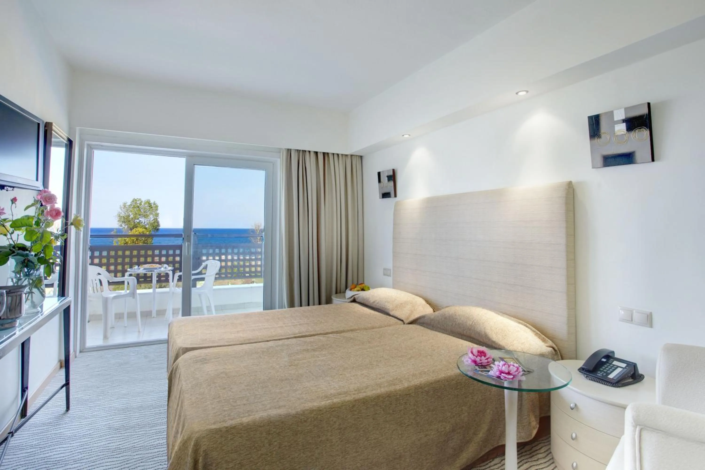 Day, Bed in Olympian Bay Grand Resort