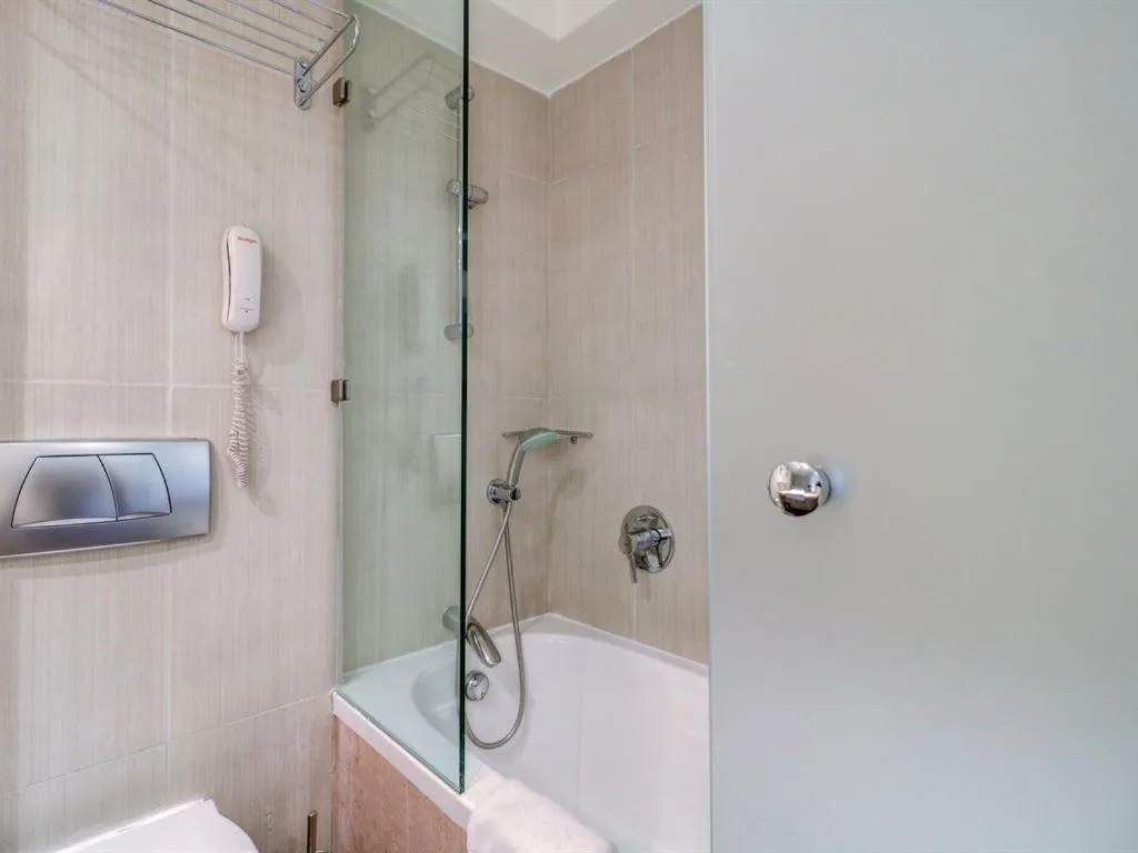 Bathroom in Olympian Bay Grand Resort