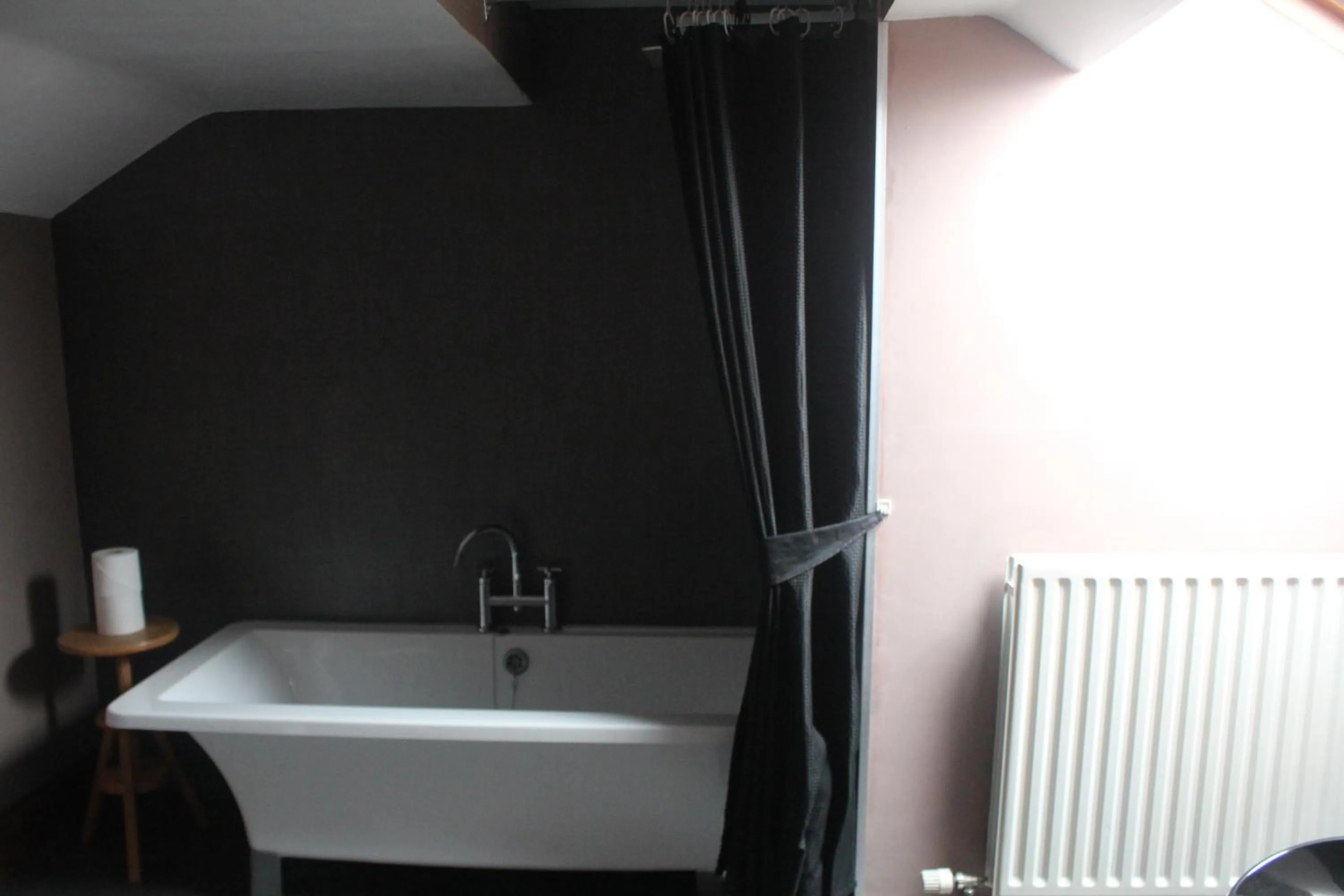 Bathroom in Forresters Bar & French Restaurant with Rooms