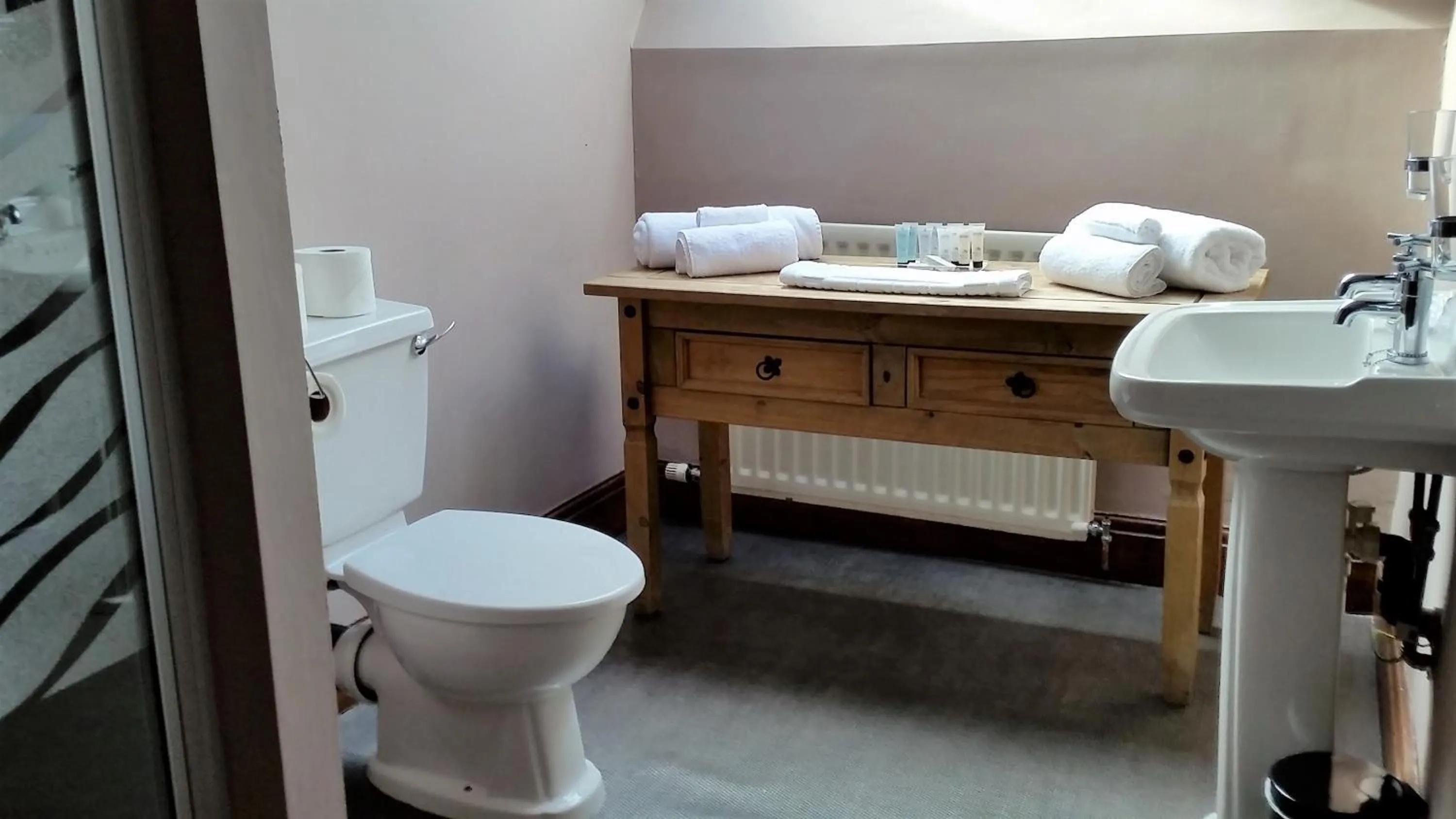 Bathroom in Forresters Bar & French Restaurant with Rooms