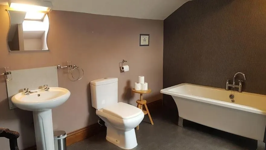 Bathroom in Forresters Bar & French Restaurant with Rooms