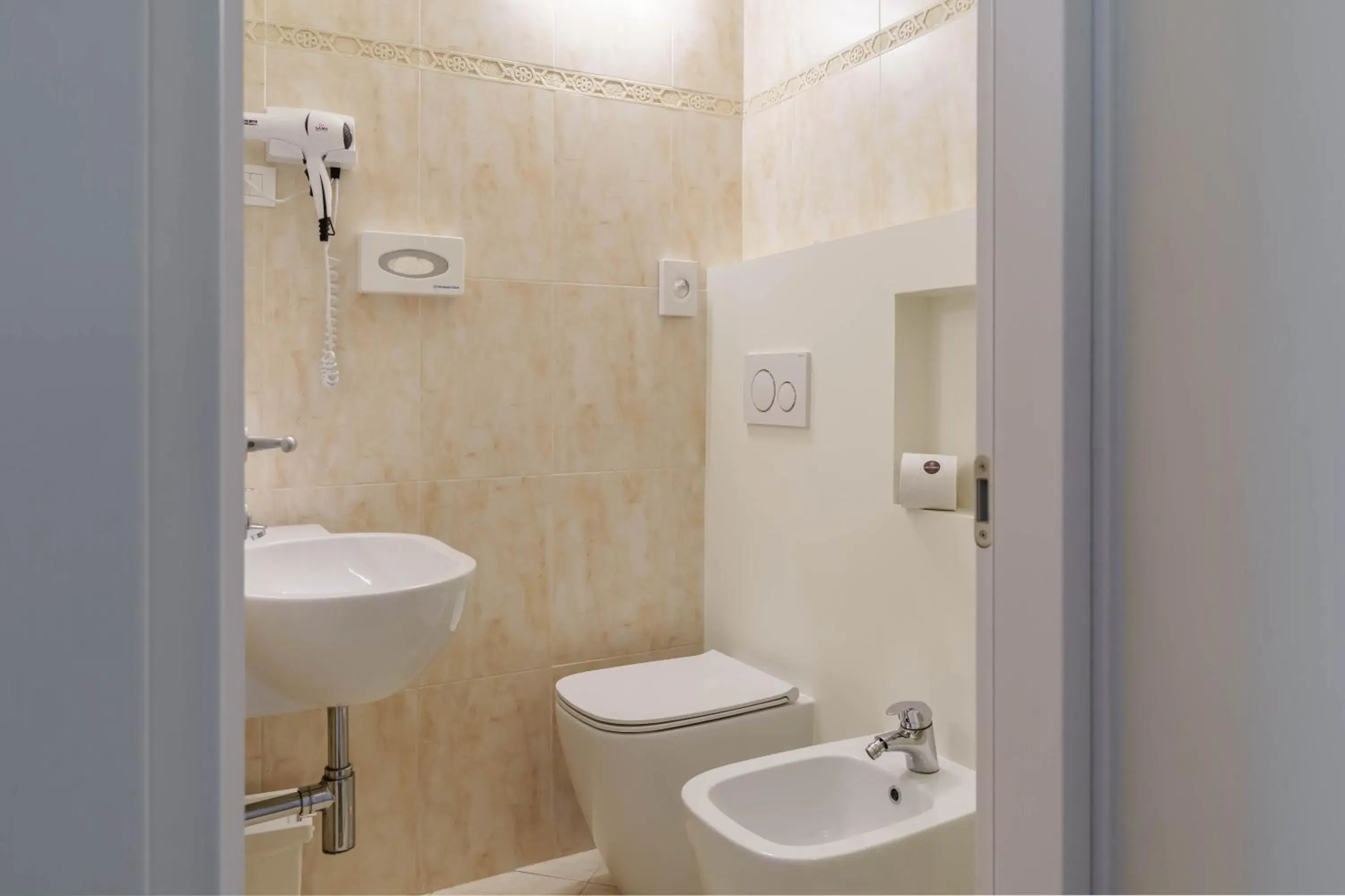 Superior Queen Room in Hotel Orchidea Superior Queen Room in Hotel Orchidea