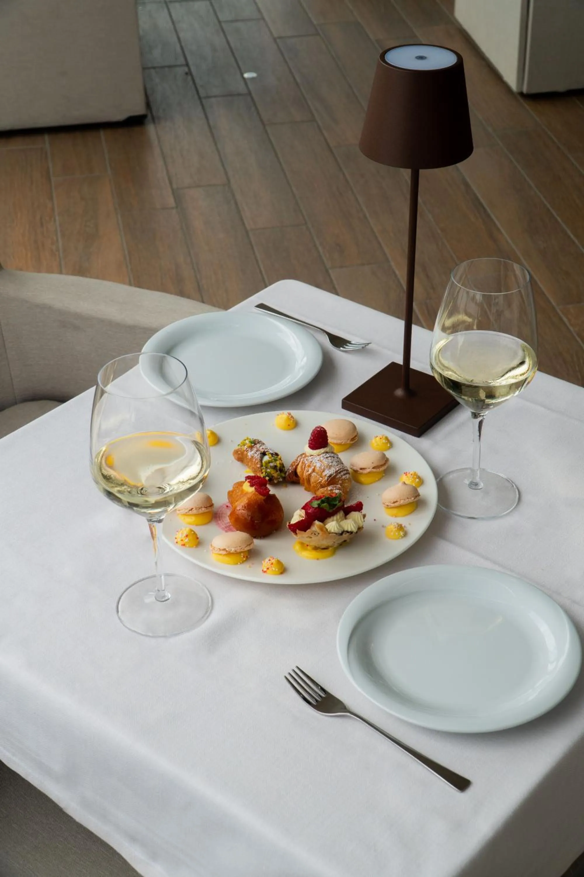 Restaurant/places to eat in Hotel Orchidea