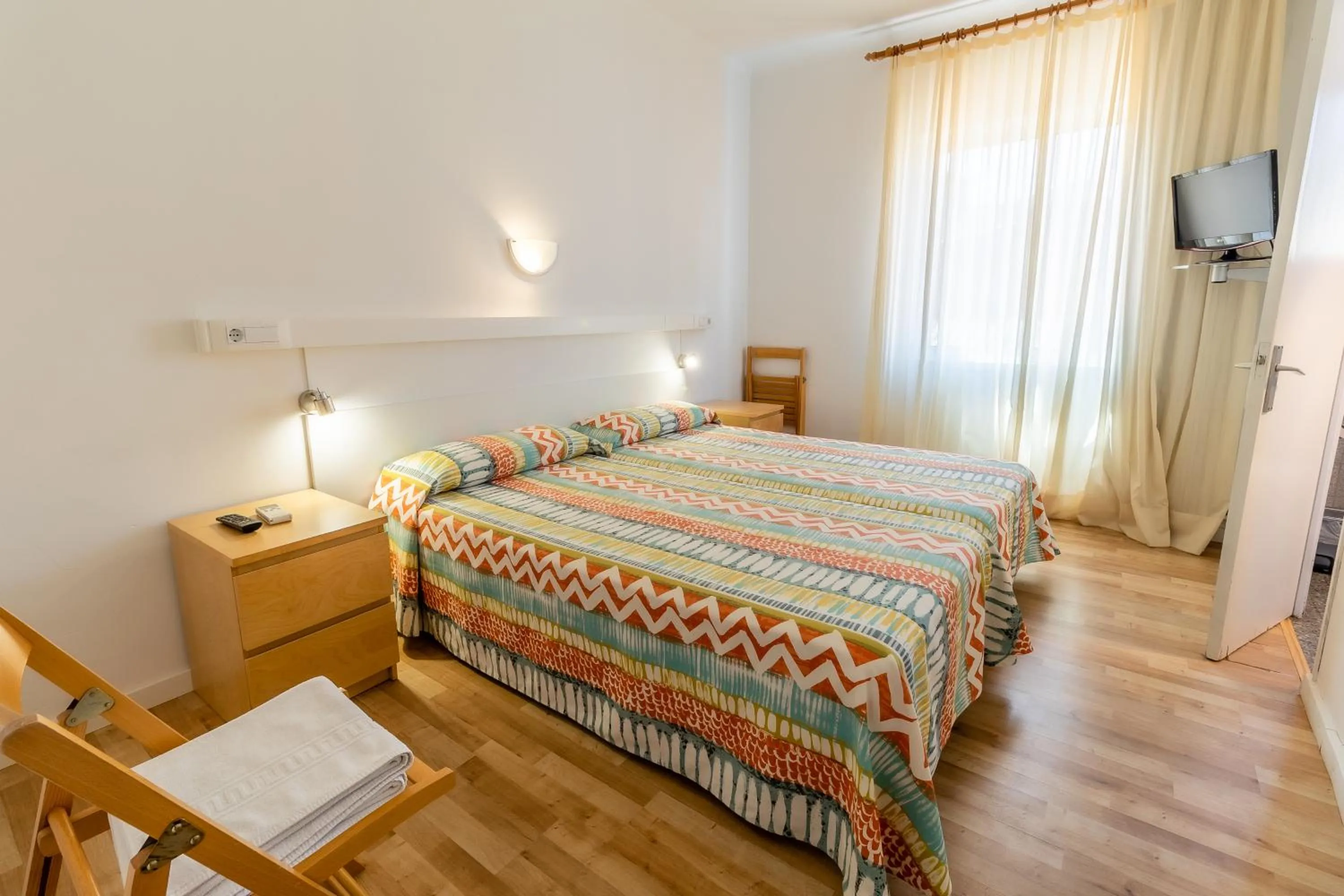 Photo of the whole room, Bed in Fonda Can Dalfo