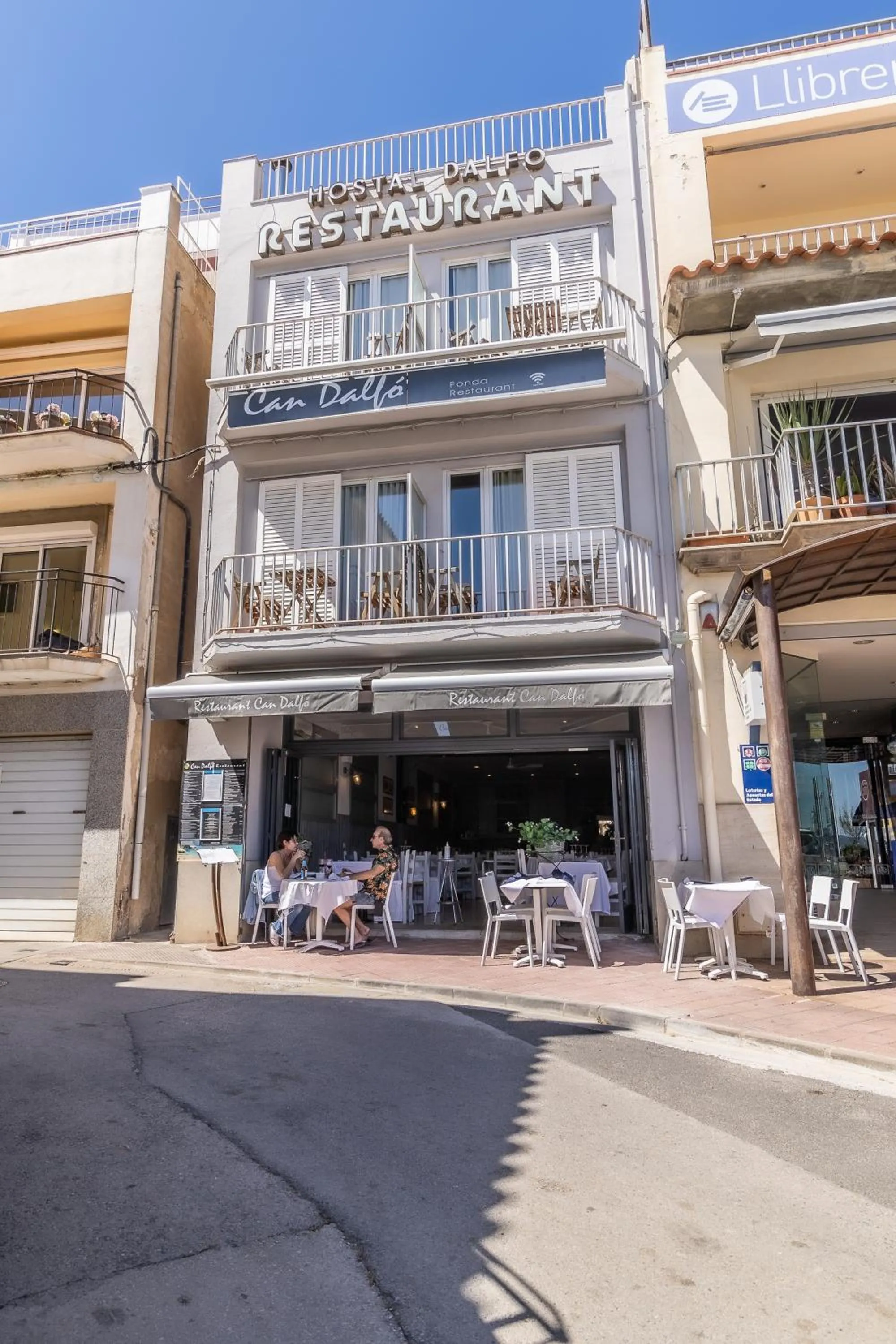 Facade/entrance in Fonda Can Dalfo