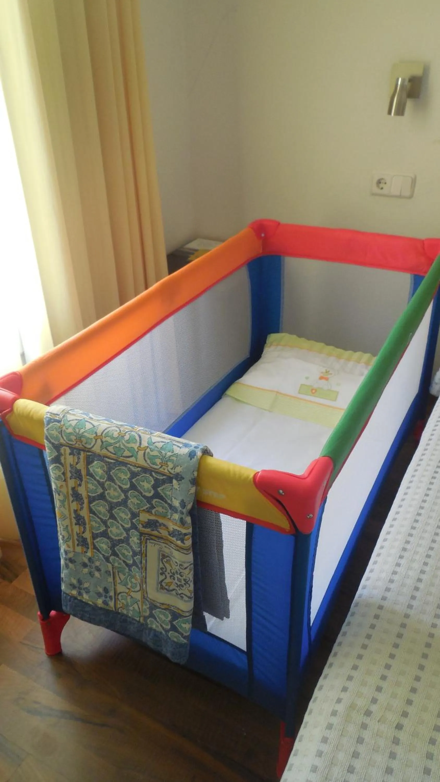 cot, Bed in Fonda Can Dalfo