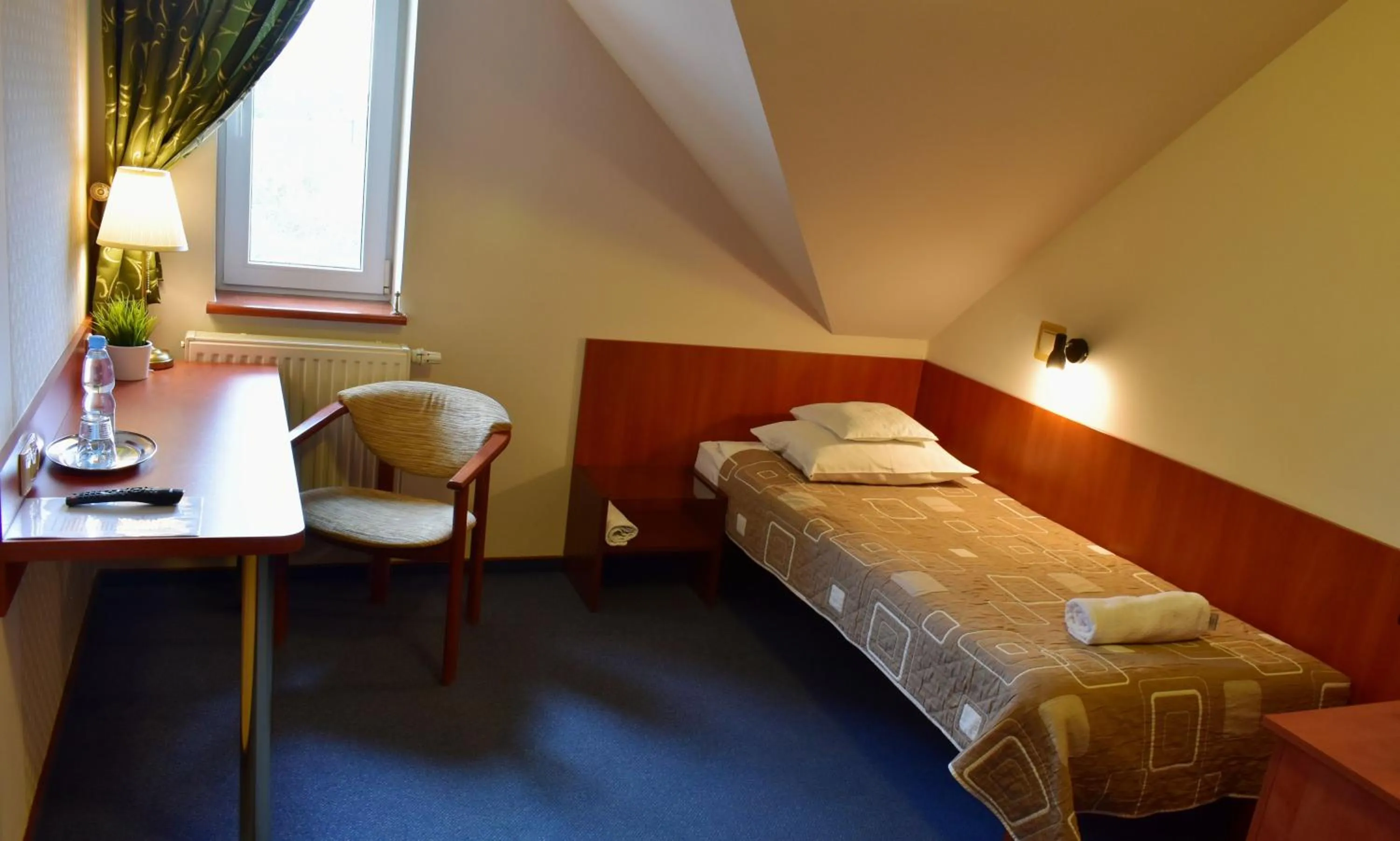 Bed in Hotel Złote Dęby